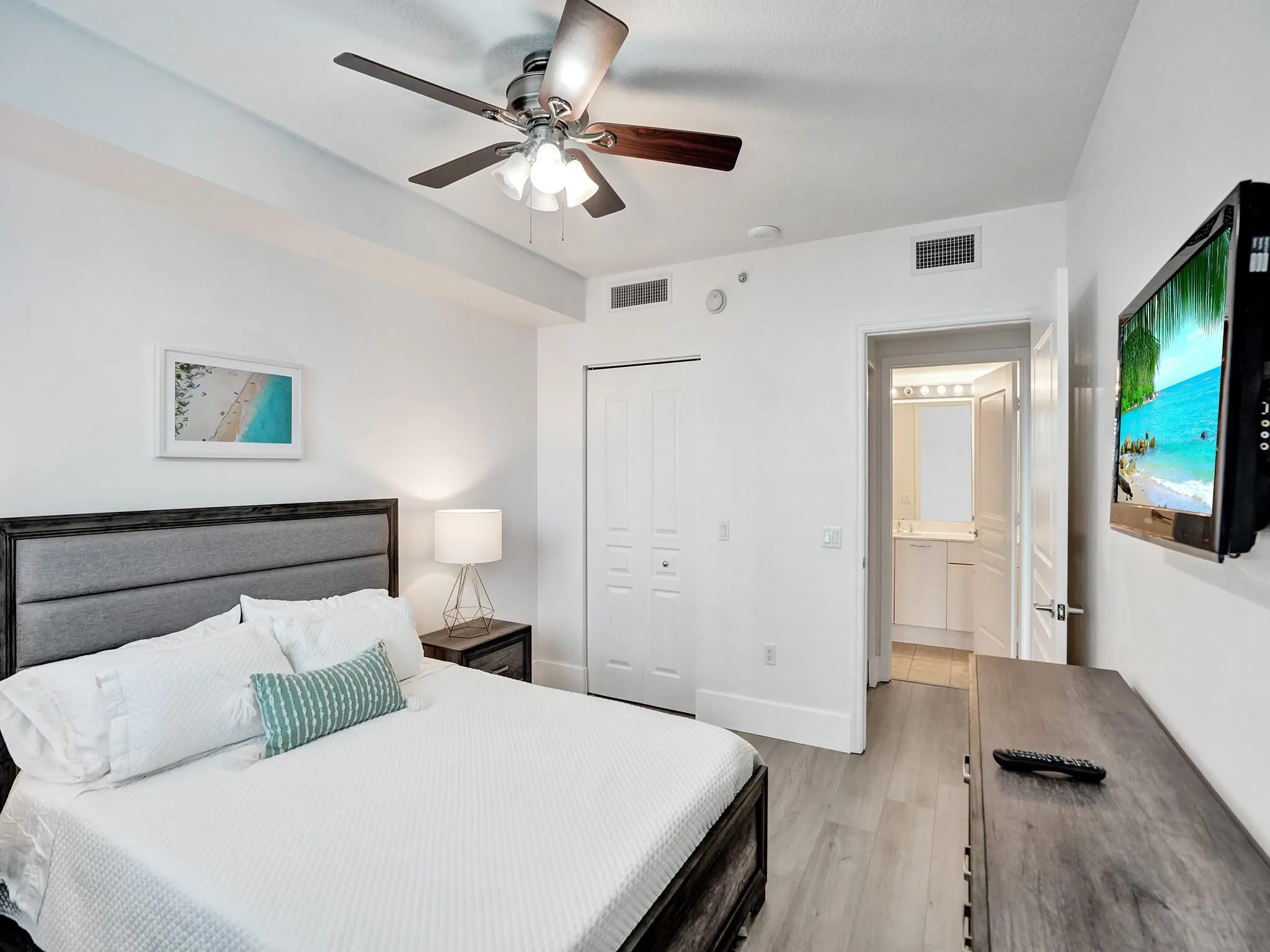 350 SE 2nd St, #740