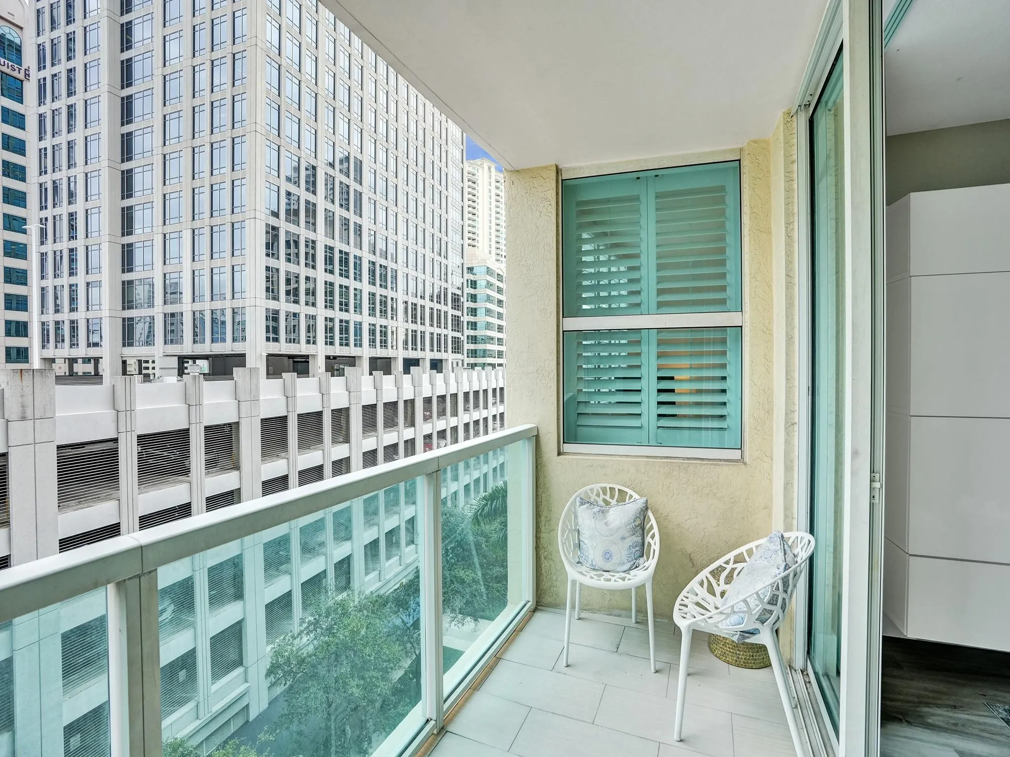 350 SE 2nd St, #740