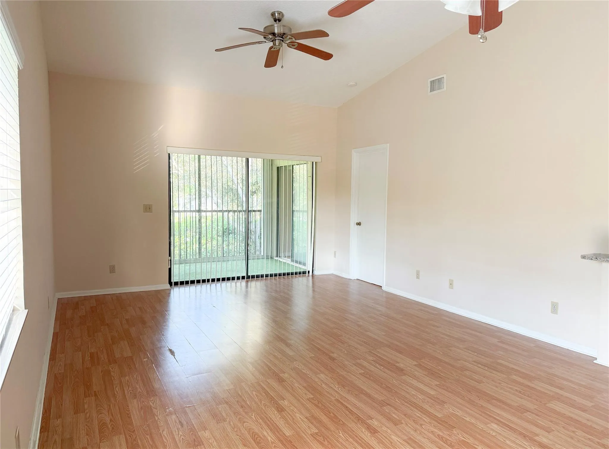 9617 Riverside Dr, #5C
