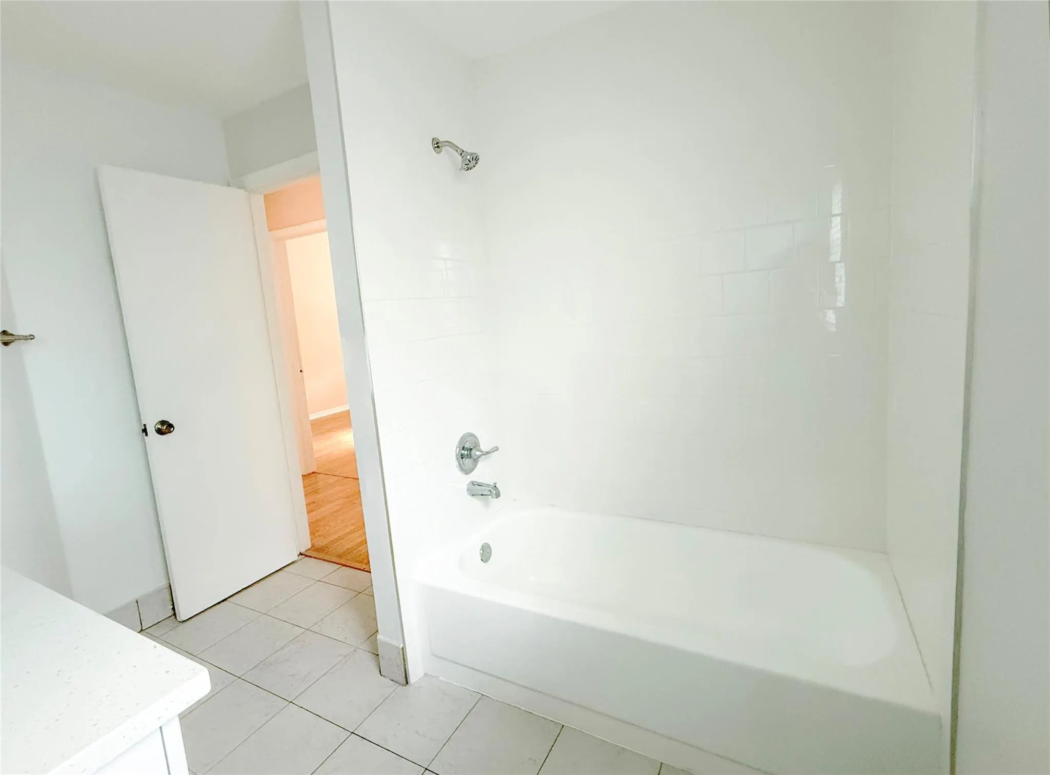 9617 Riverside Dr, #5C