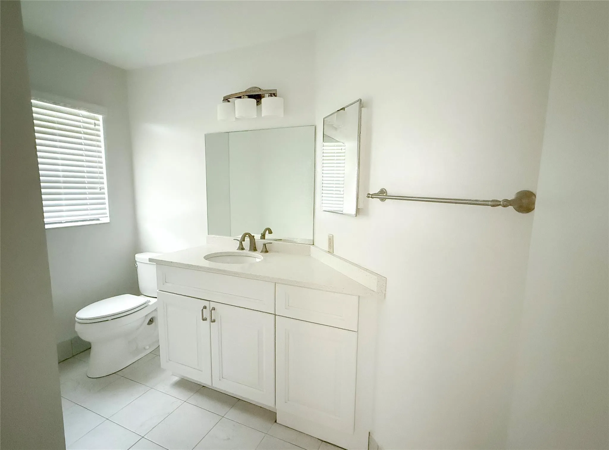 9617 Riverside Dr, #5C