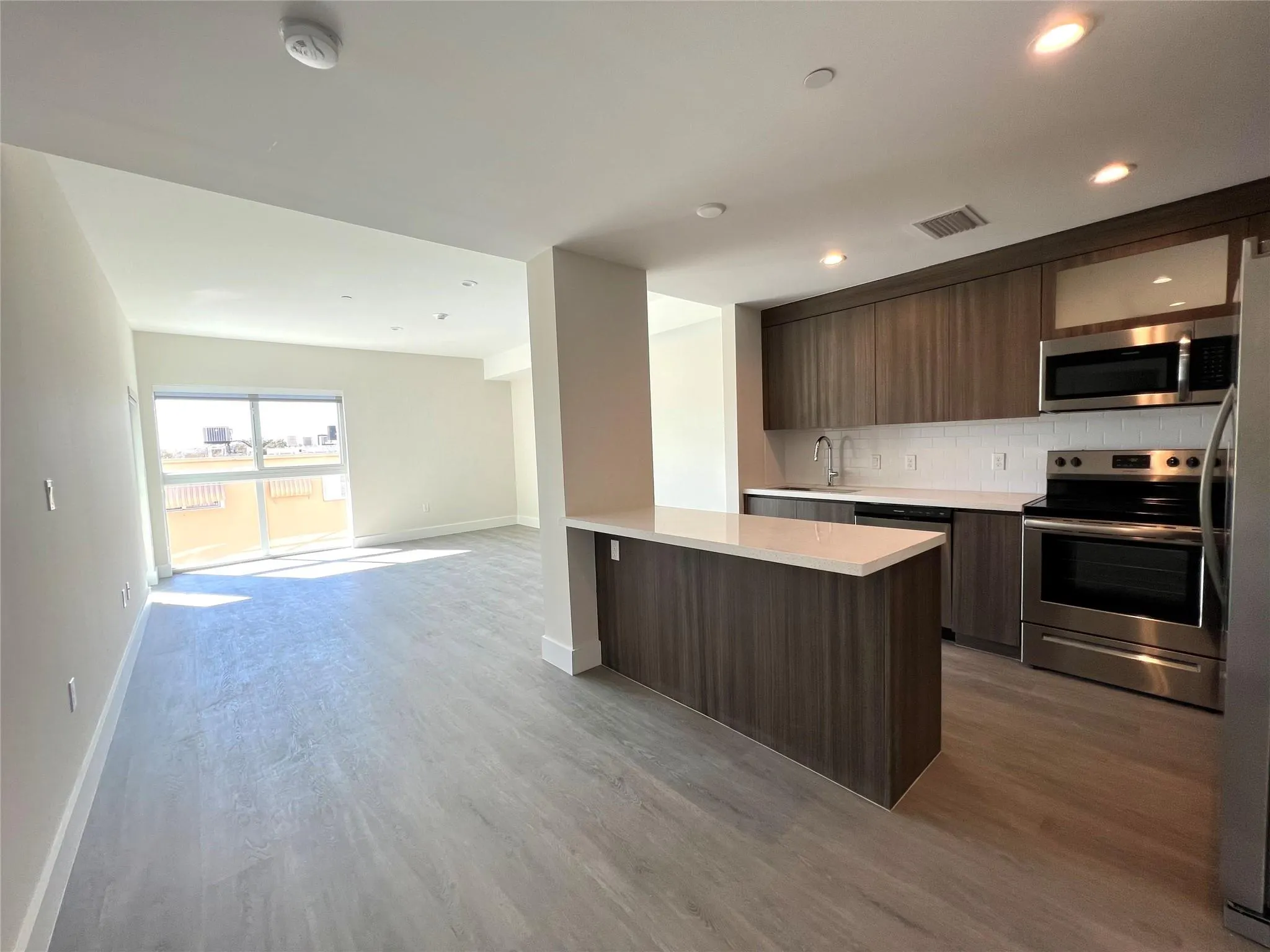 1938 Jackson St, #305