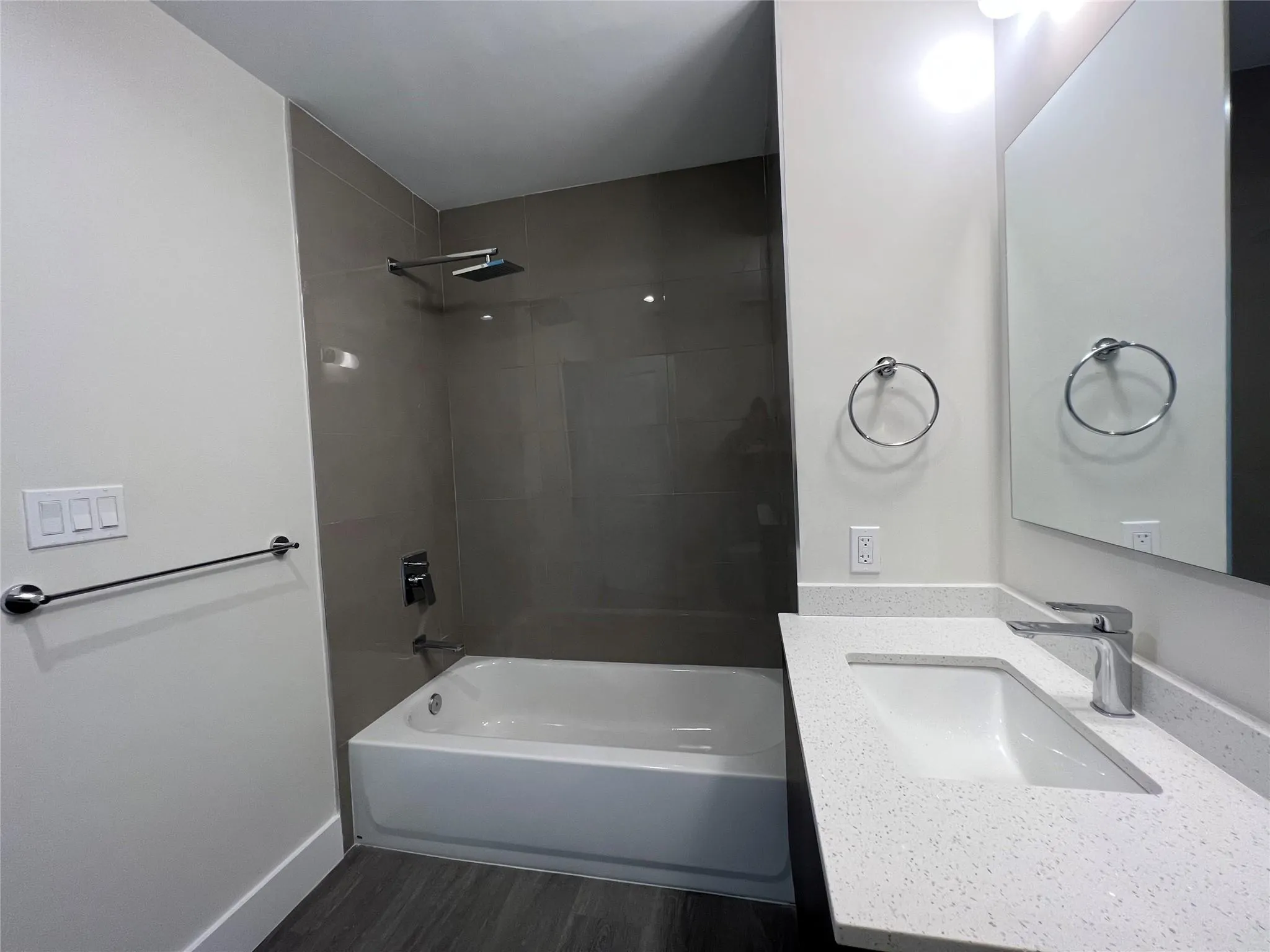 1938 Jackson St, #305