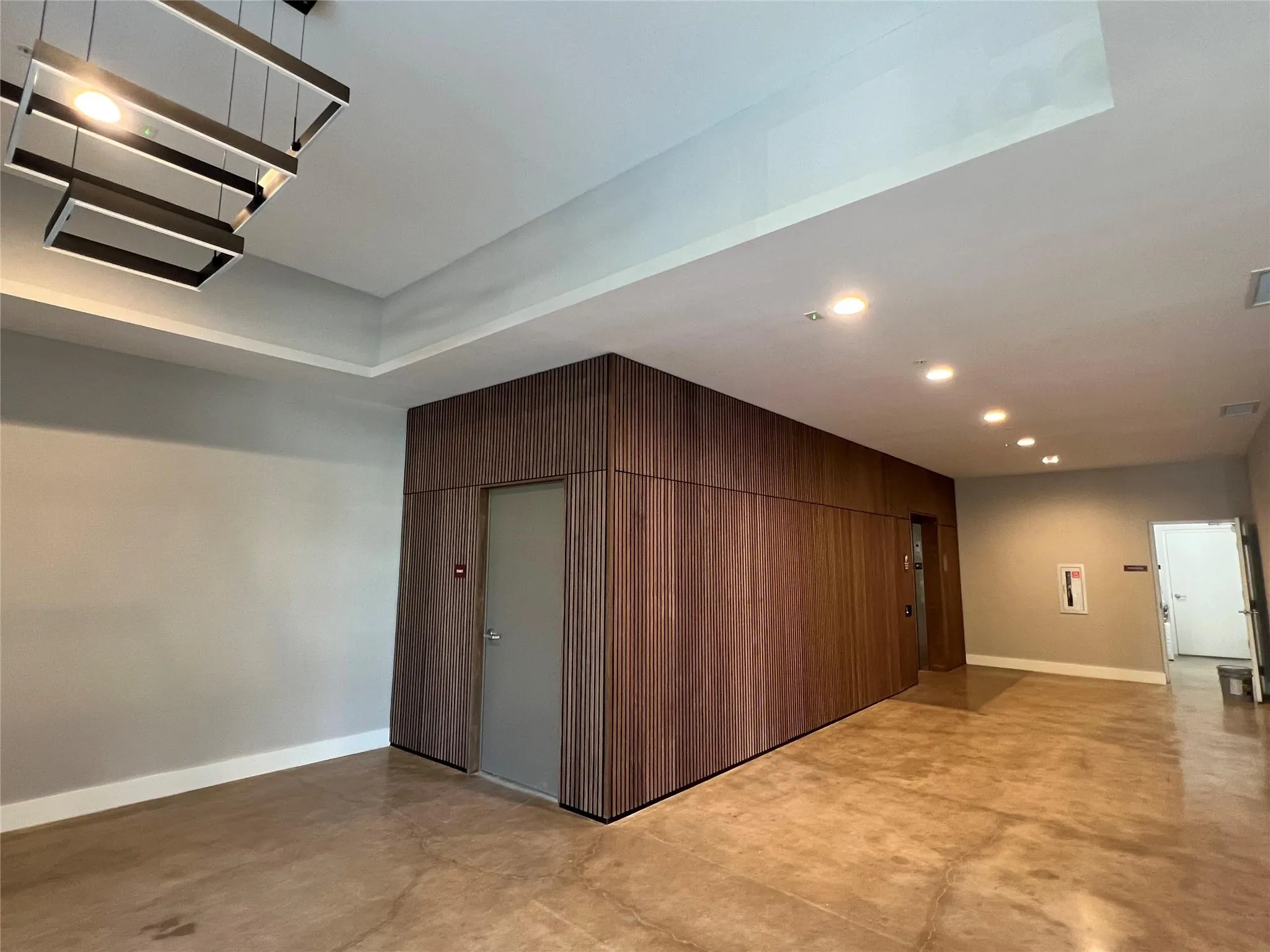 1938 Jackson St, #305
