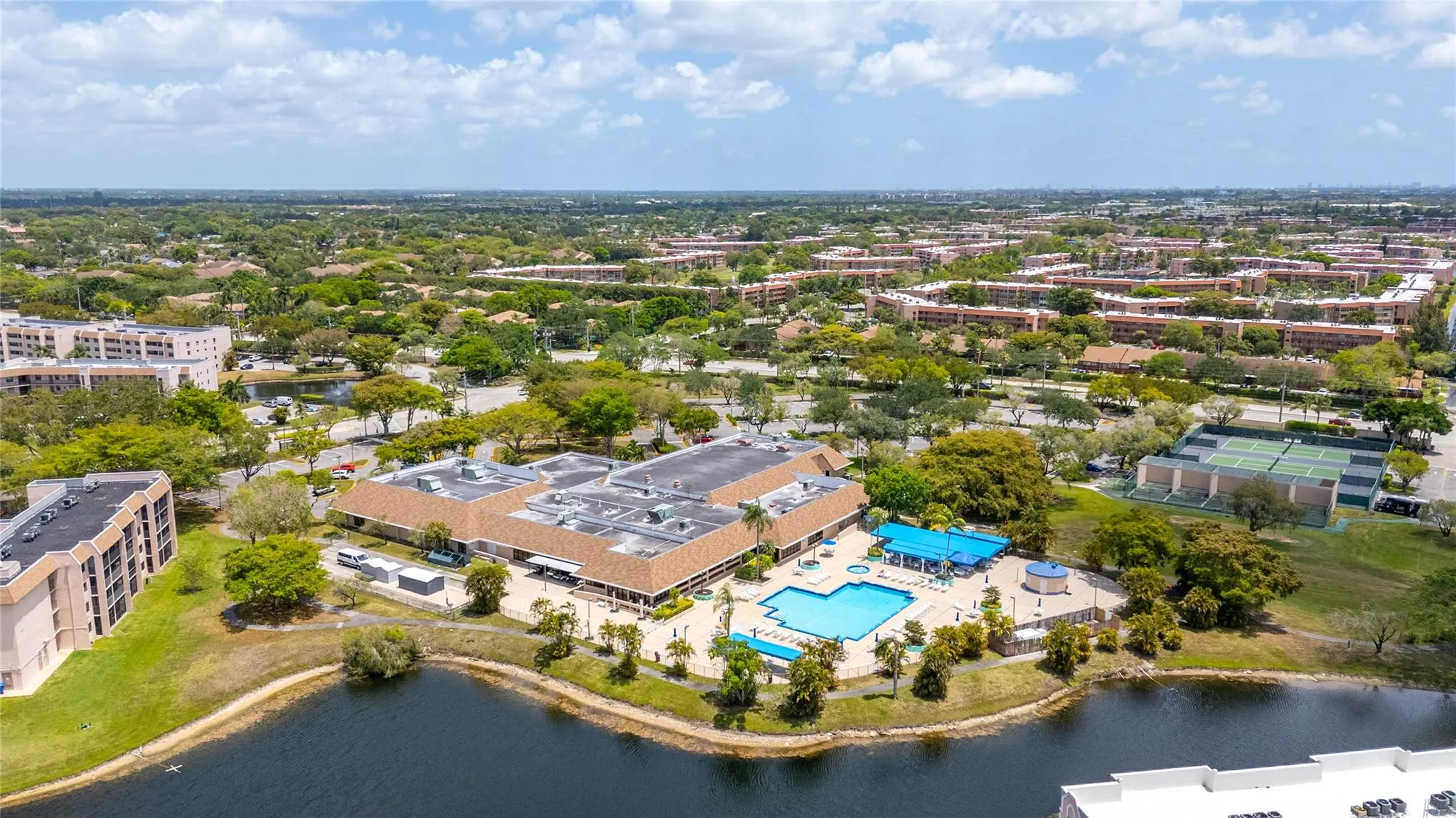 9370 SUNRISE LAKES, #306