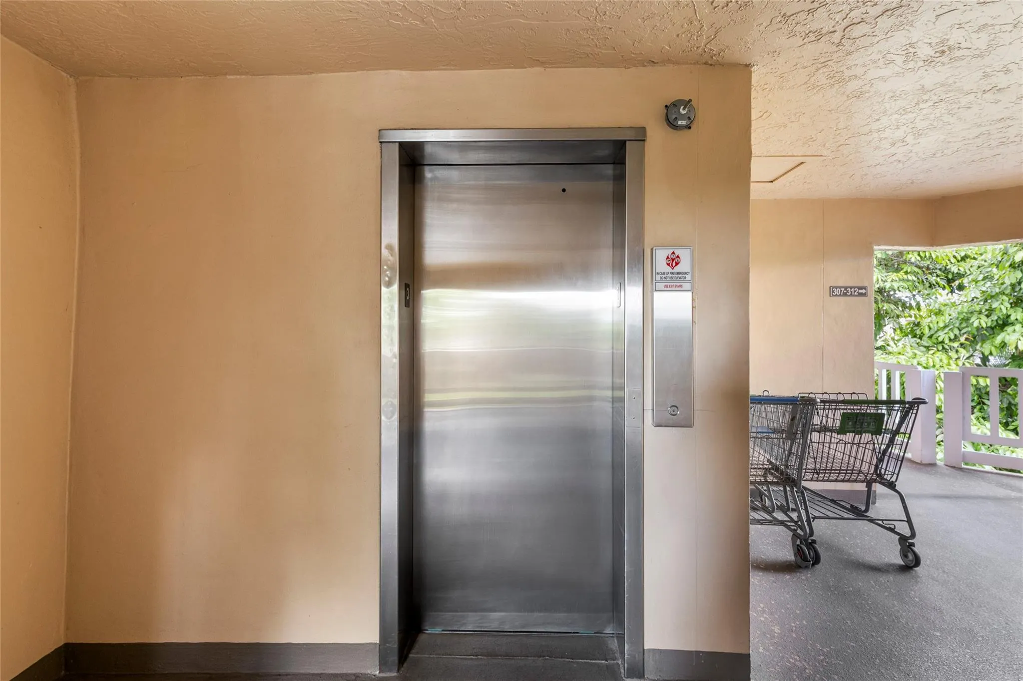 9370 SUNRISE LAKES, #306