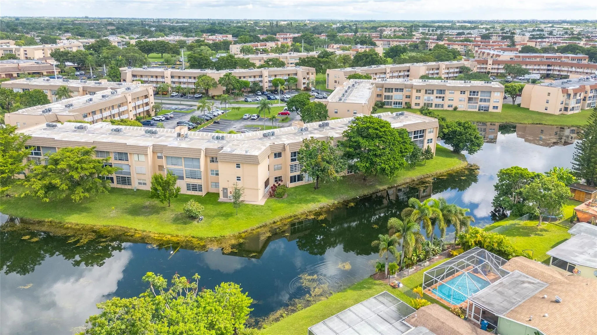 9370 SUNRISE LAKES, #306
