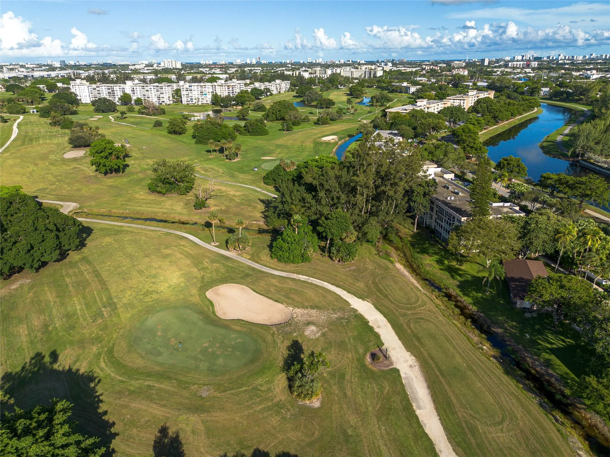3051 S Palm Aire Dr, #109