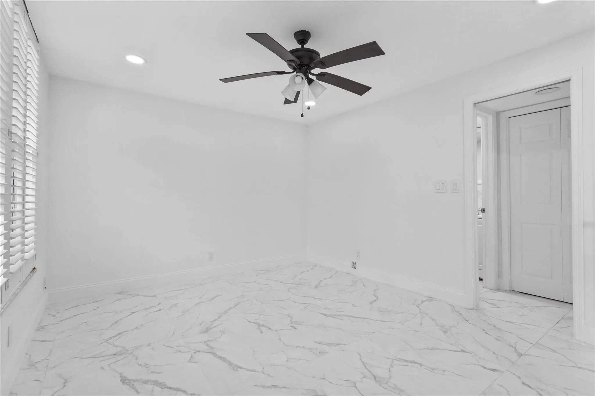 3051 S Palm Aire Dr, #109
