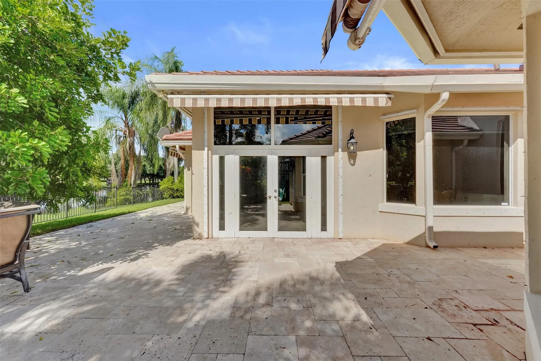 4869 Kensington Cir