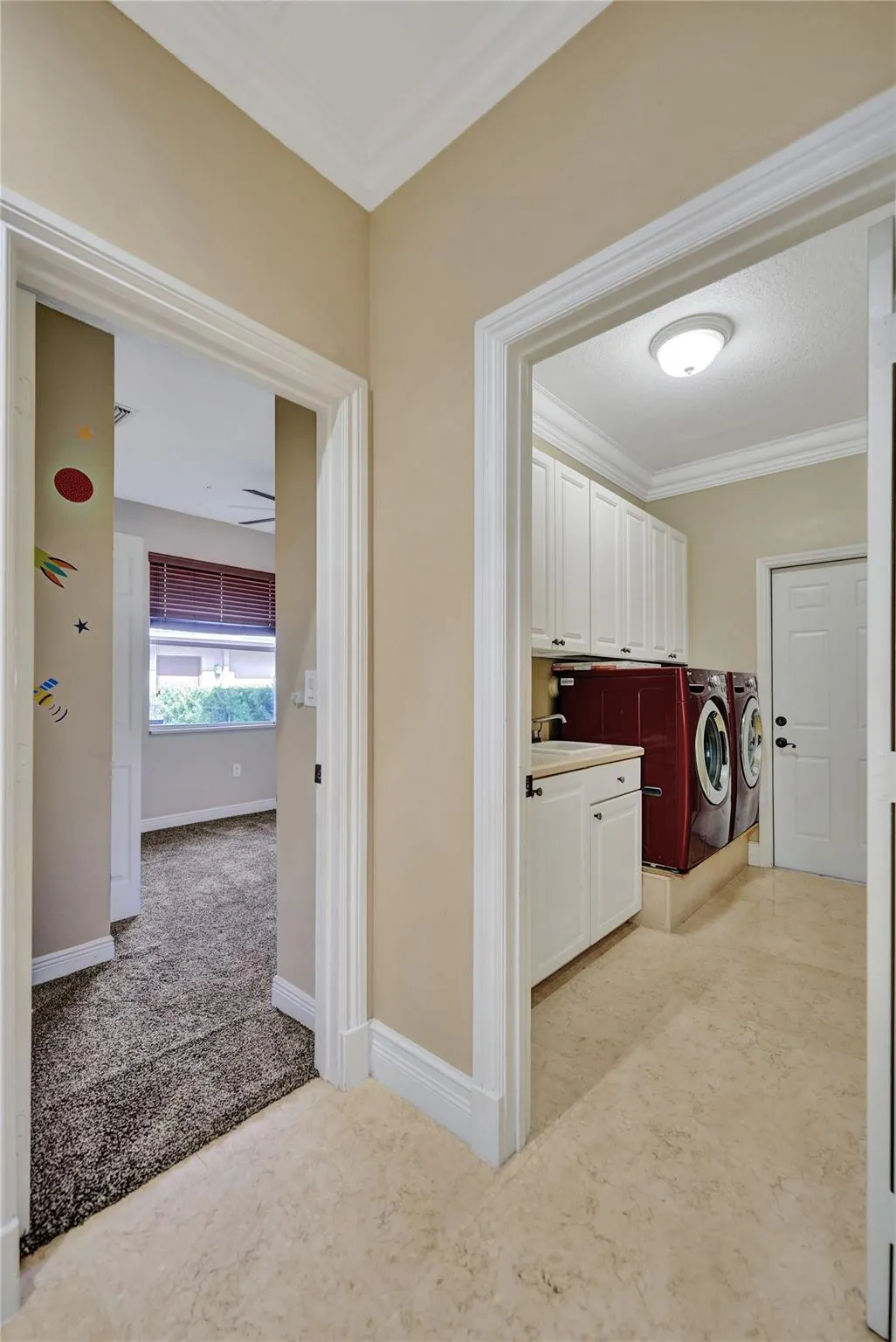 4869 Kensington Cir