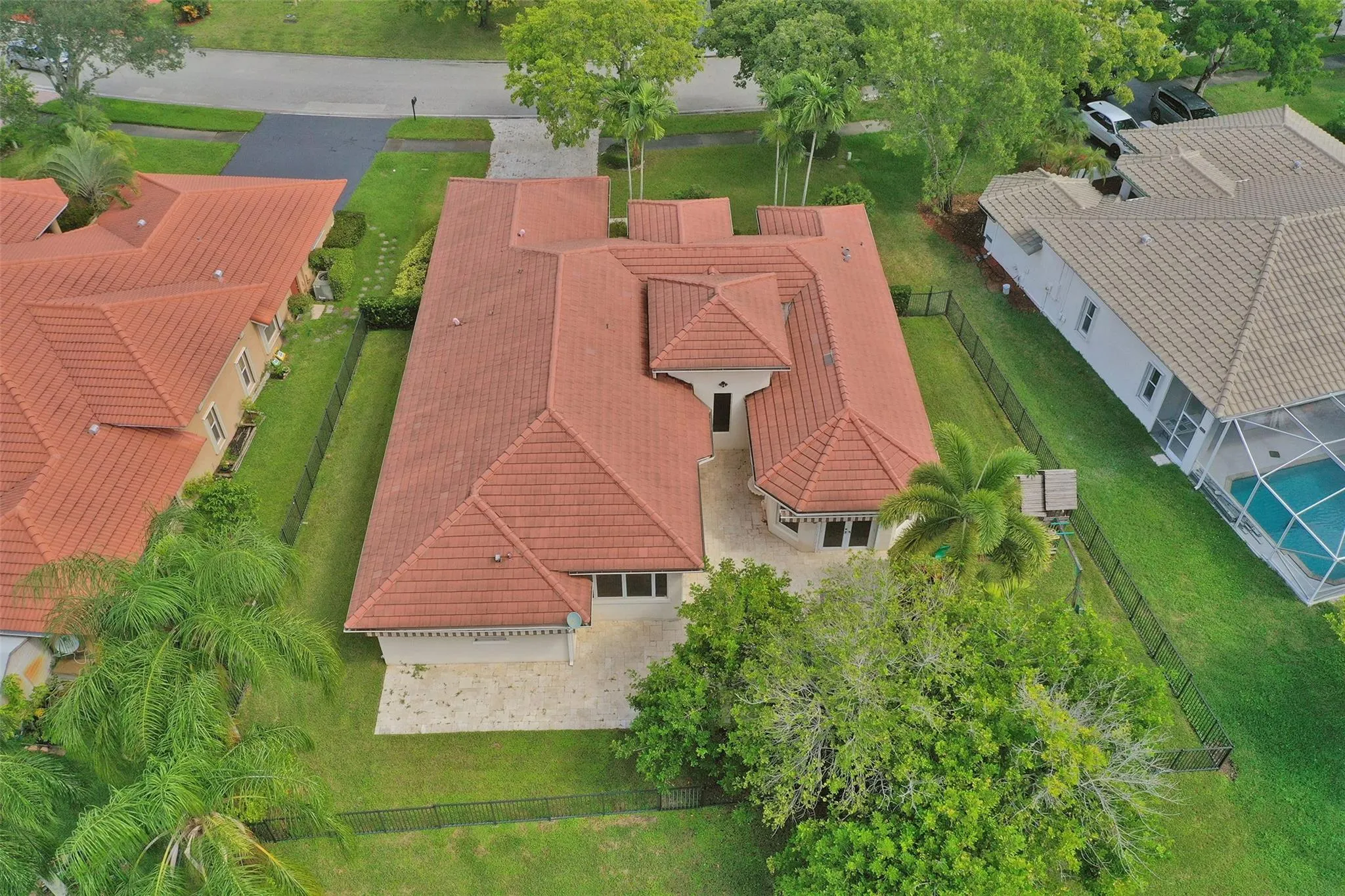 4869 Kensington Cir