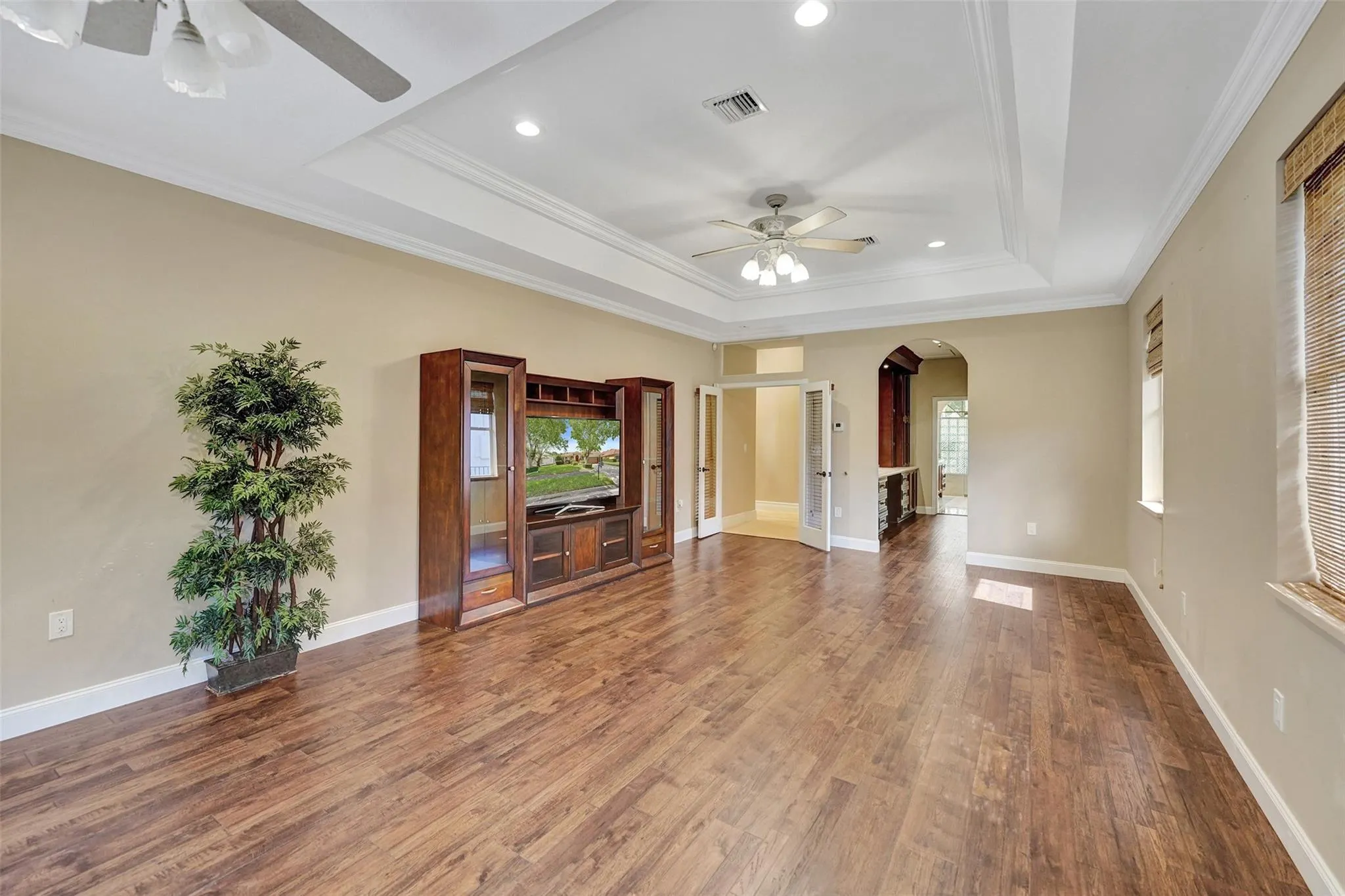 4869 Kensington Cir