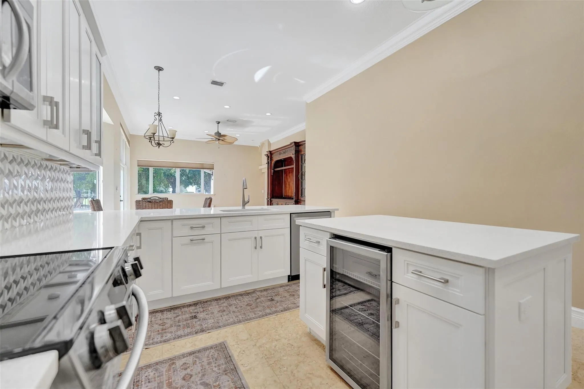 4869 Kensington Cir