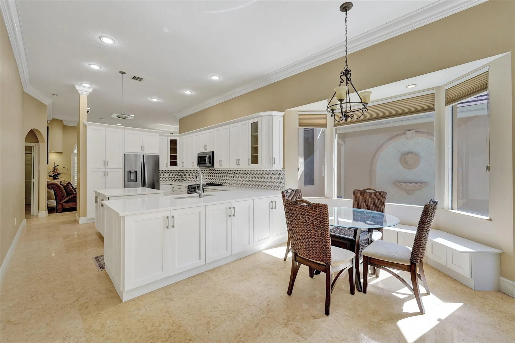 4869 Kensington Cir