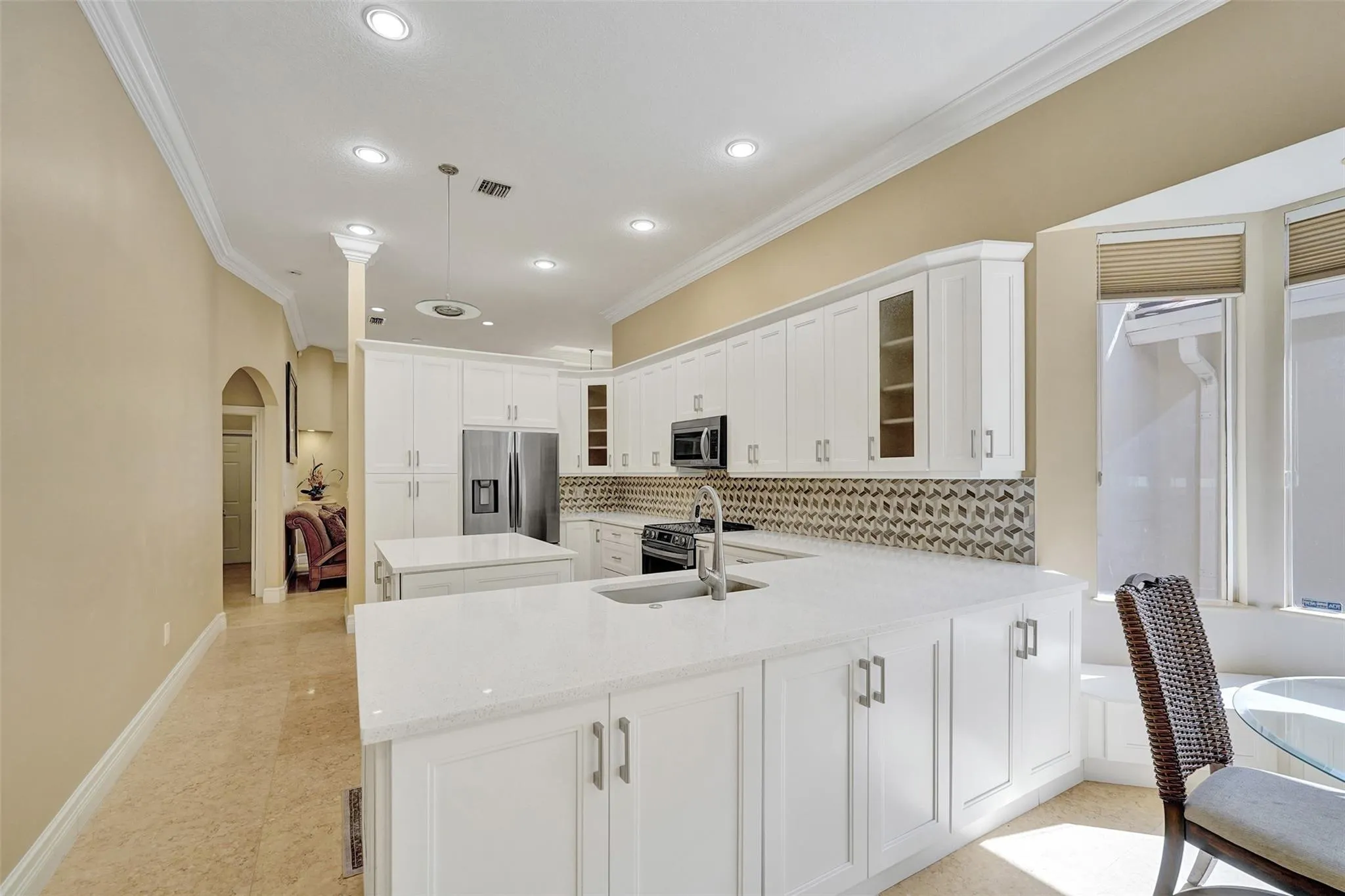 4869 Kensington Cir