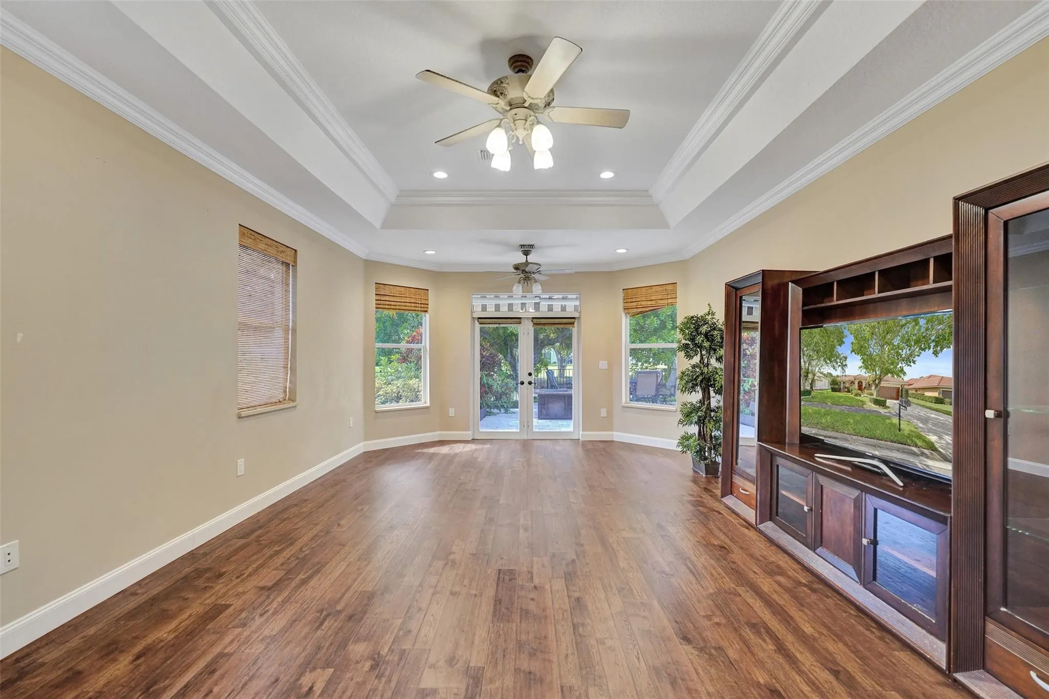 4869 Kensington Cir
