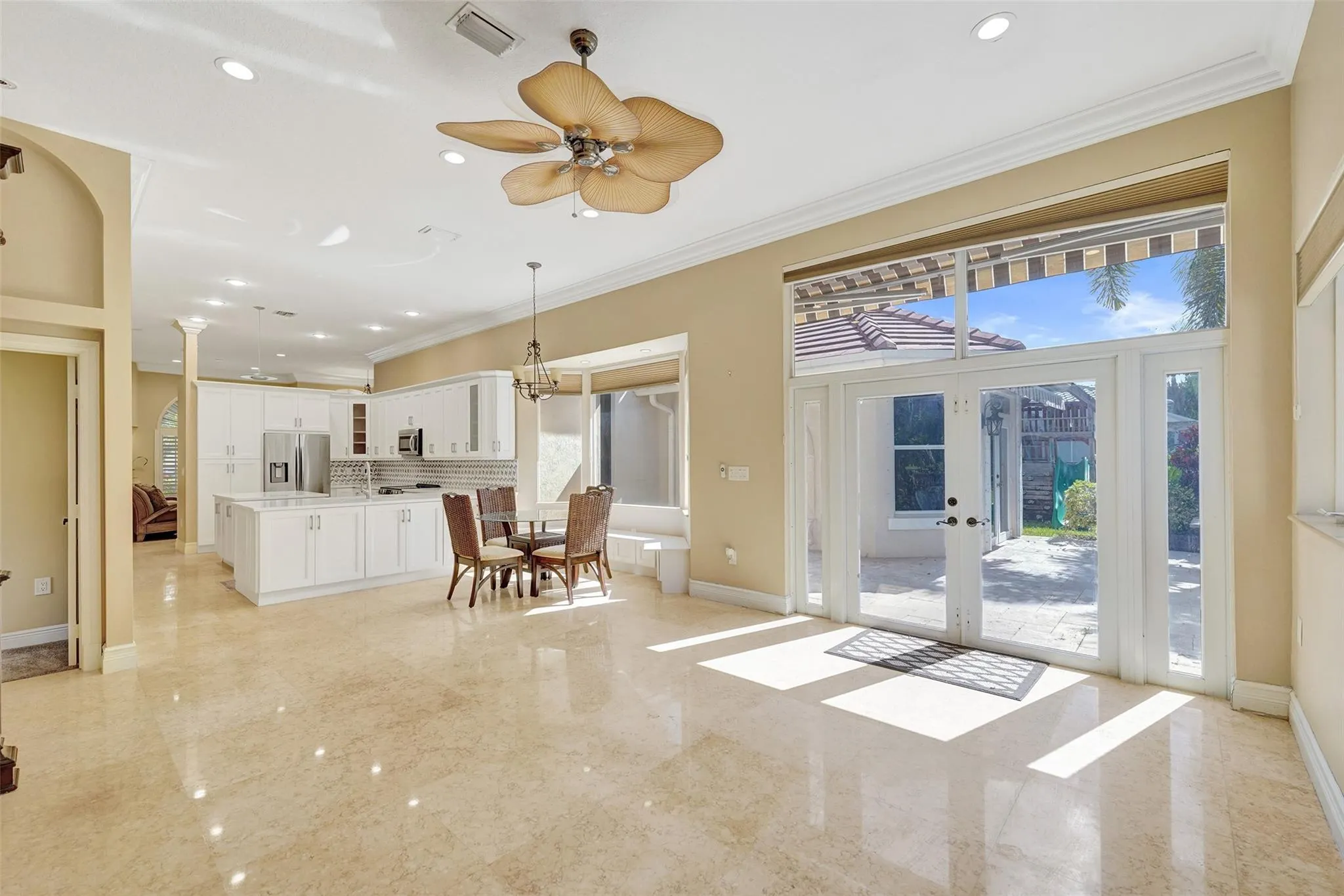 4869 Kensington Cir