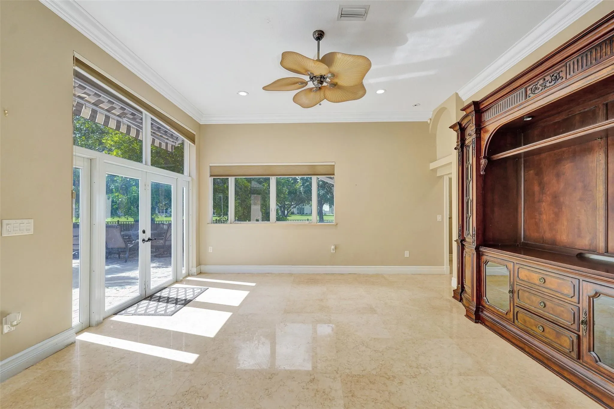4869 Kensington Cir