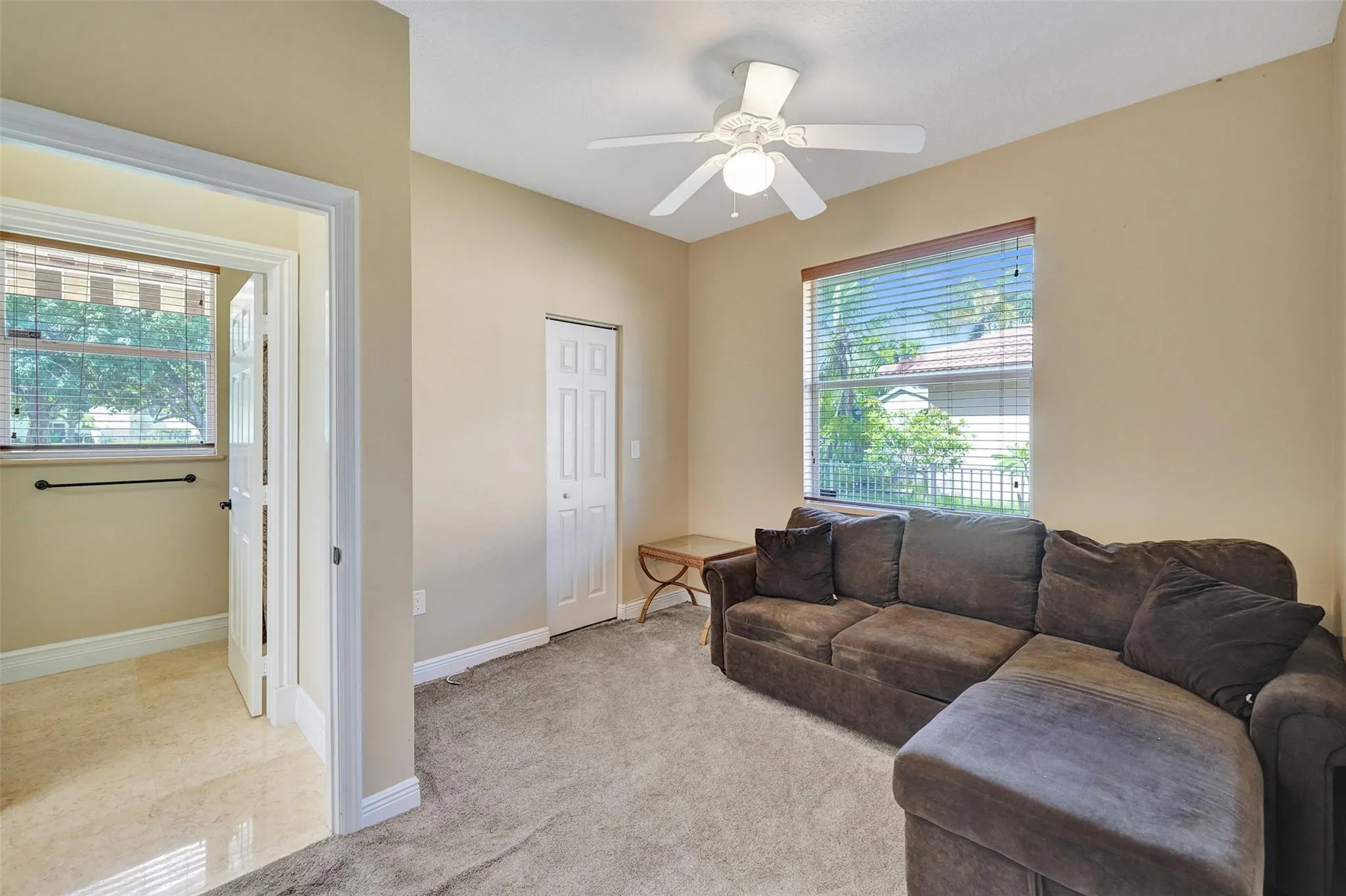 4869 Kensington Cir