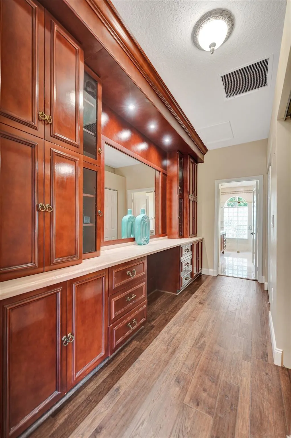 4869 Kensington Cir