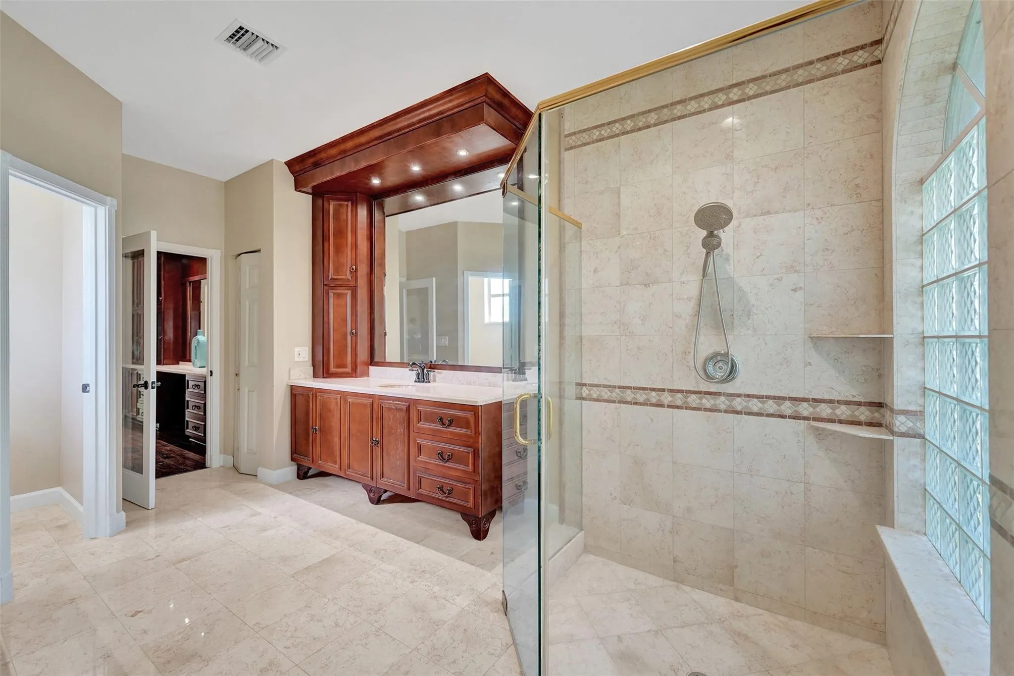 4869 Kensington Cir