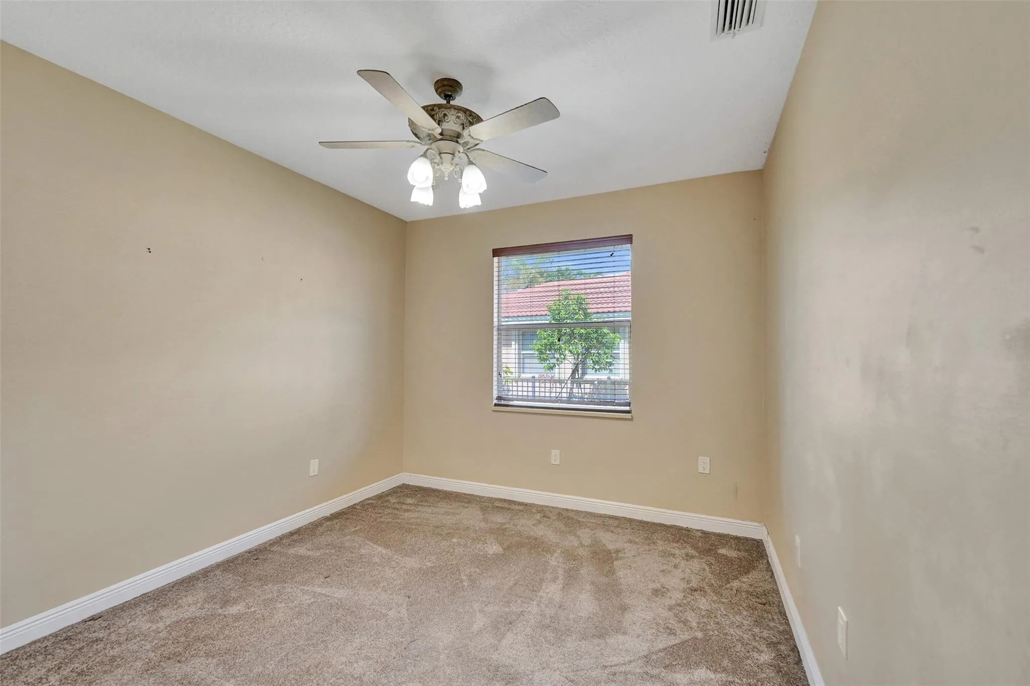 4869 Kensington Cir