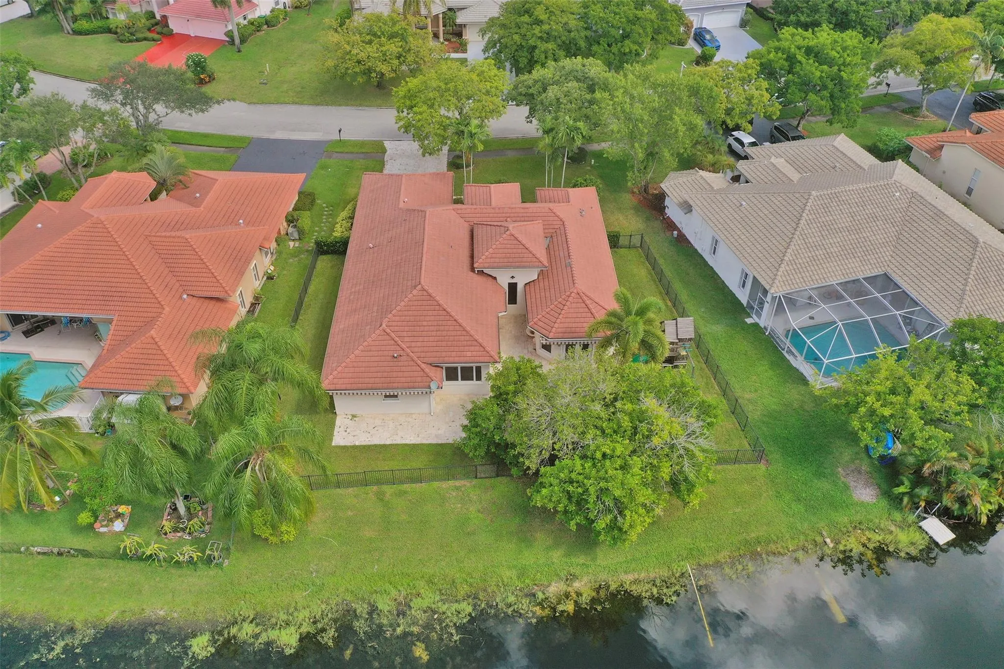 4869 Kensington Cir