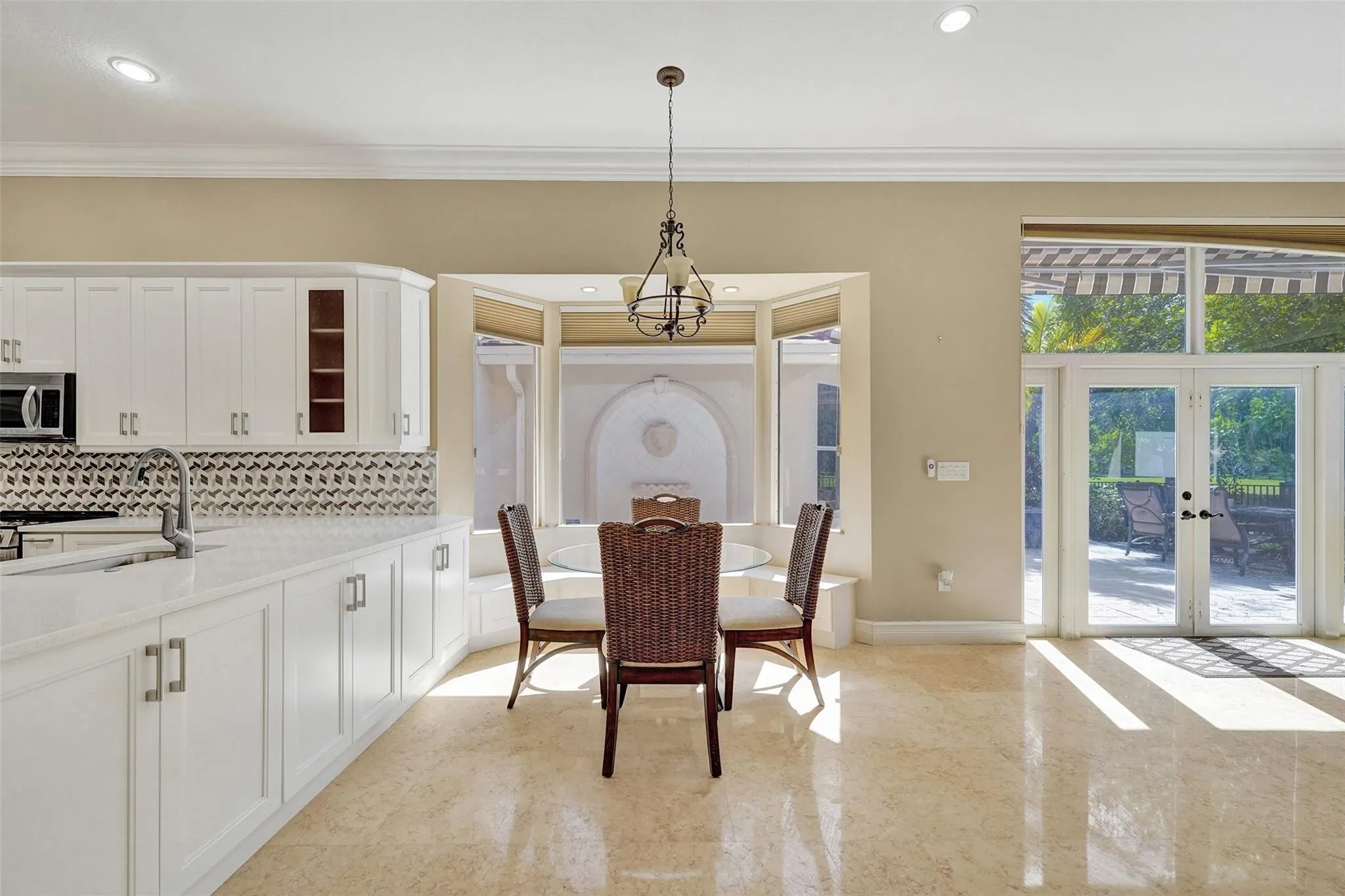 4869 Kensington Cir