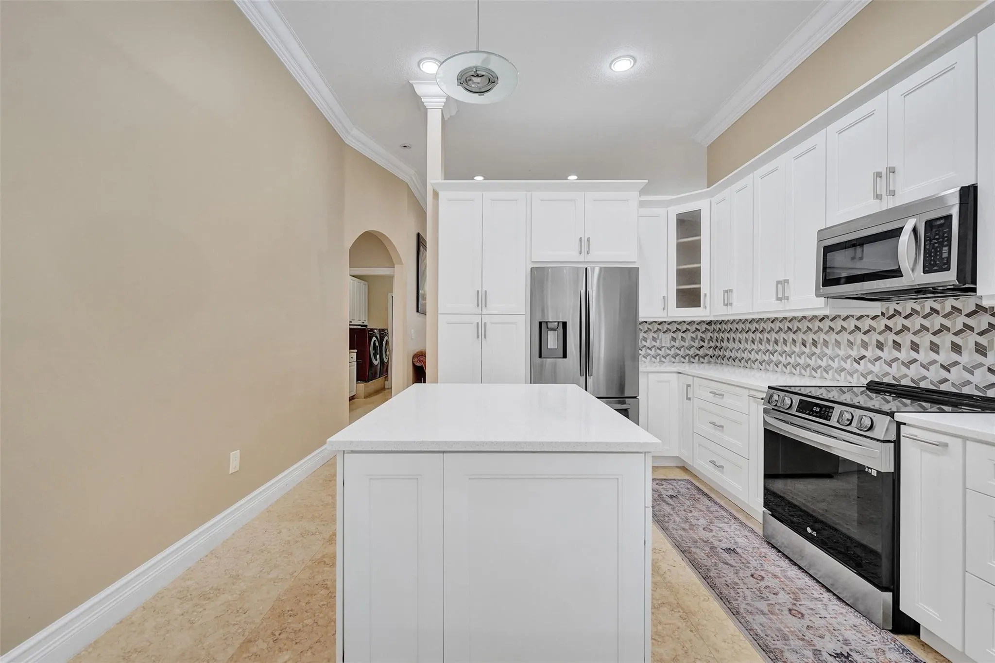 4869 Kensington Cir
