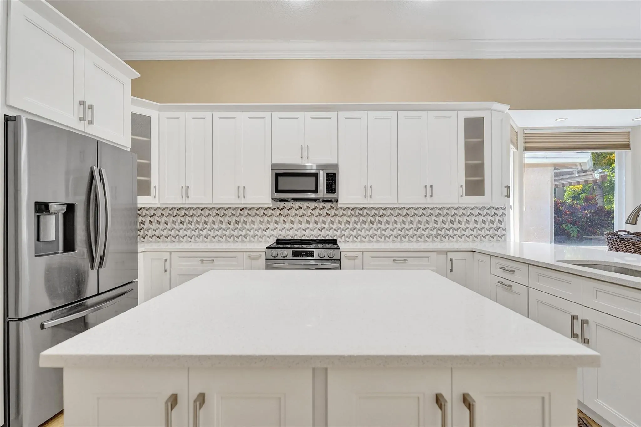 4869 Kensington Cir