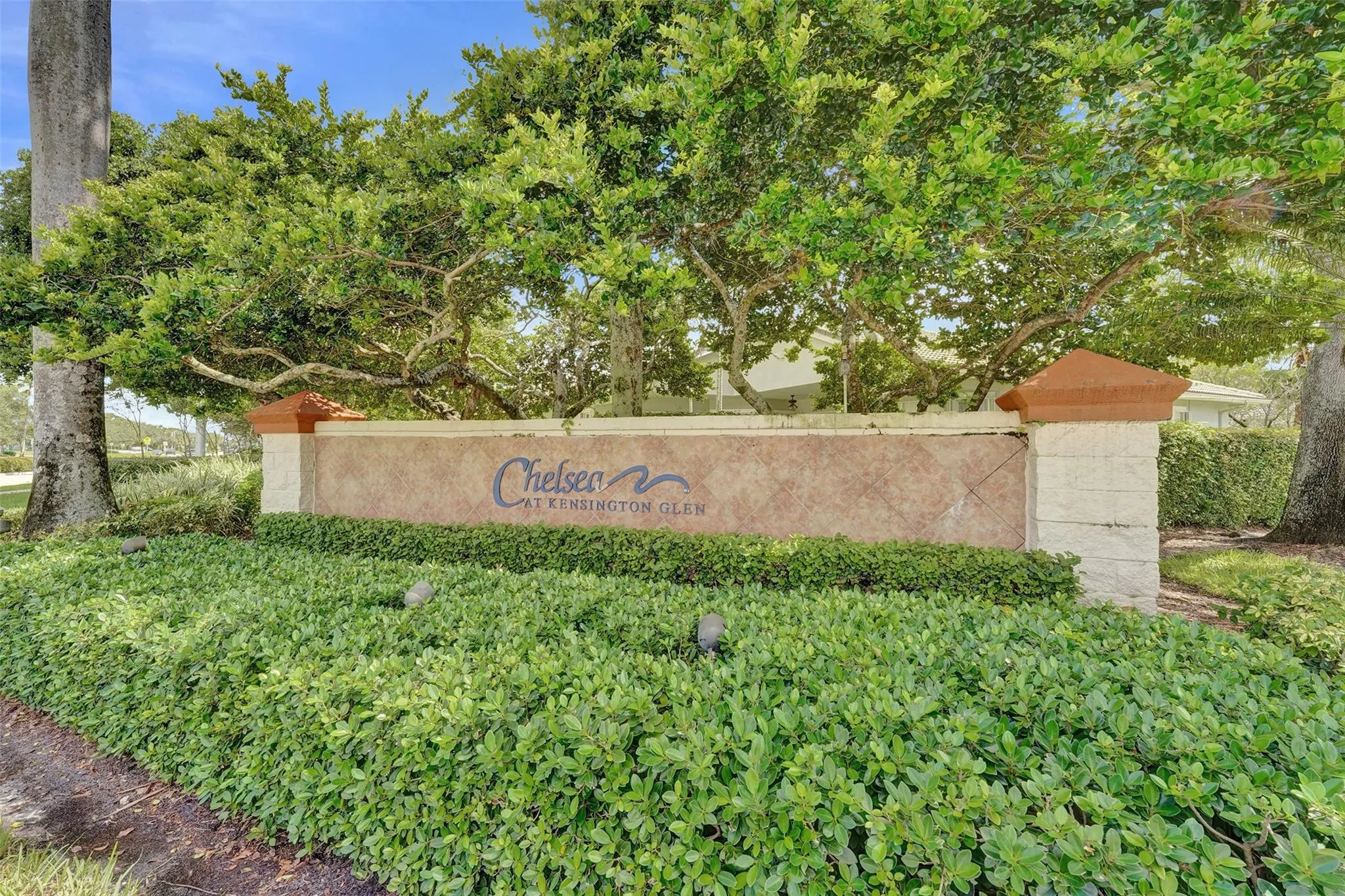 4869 Kensington Cir