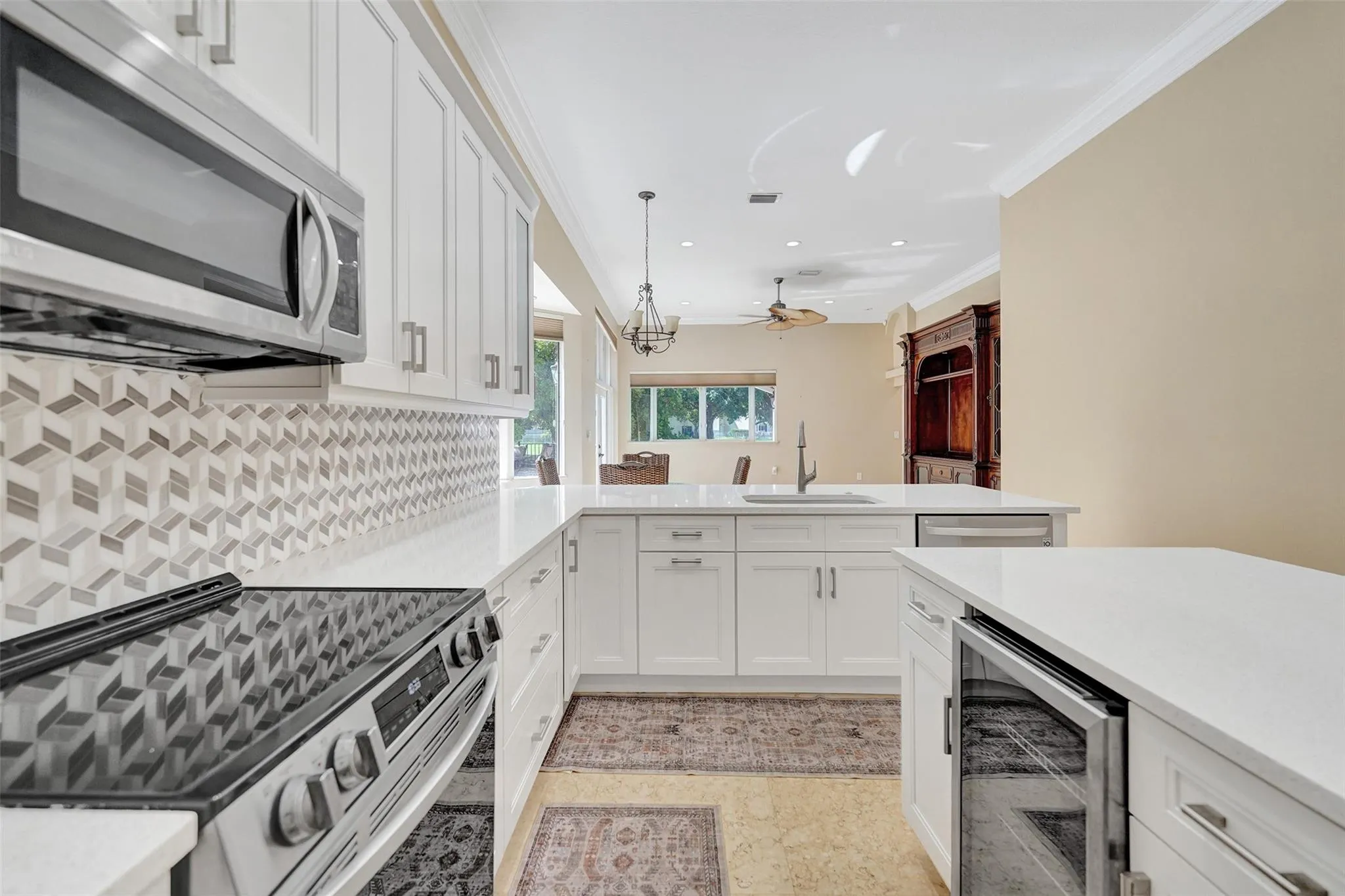 4869 Kensington Cir