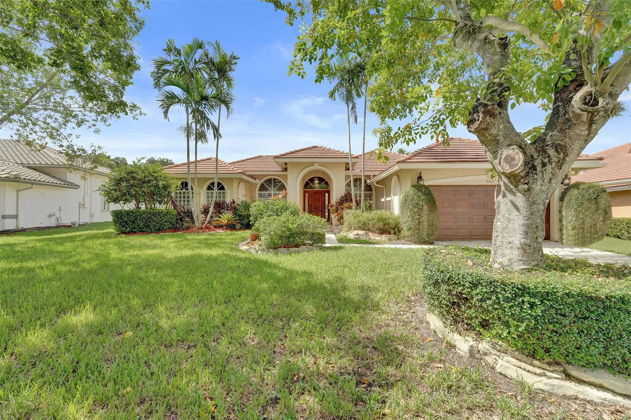 4869 Kensington Cir
