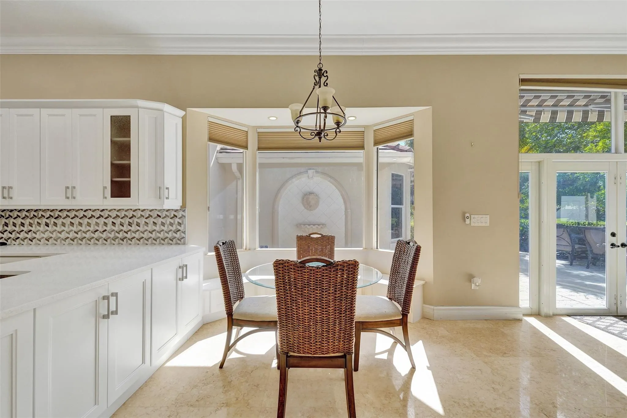 4869 Kensington Cir