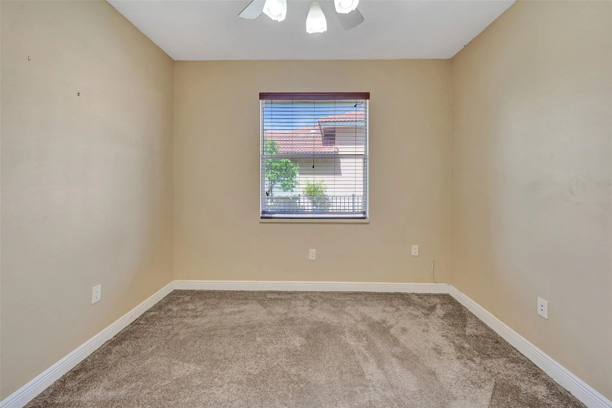 4869 Kensington Cir