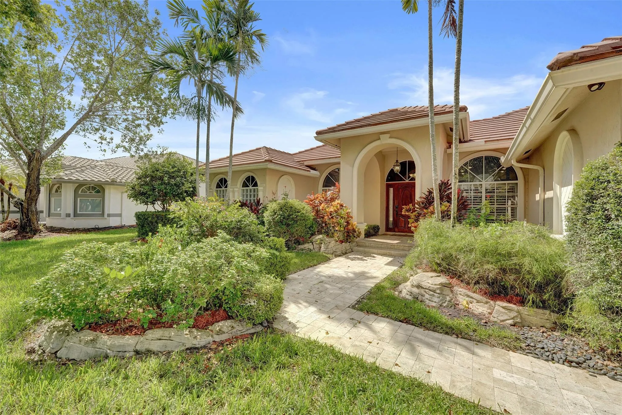 4869 Kensington Cir