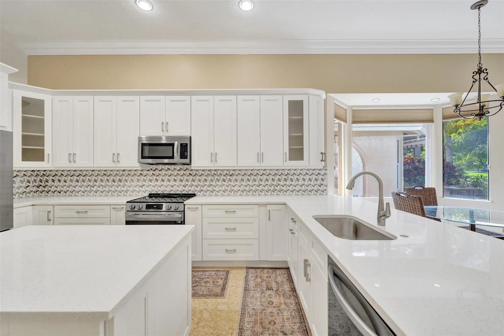 4869 Kensington Cir