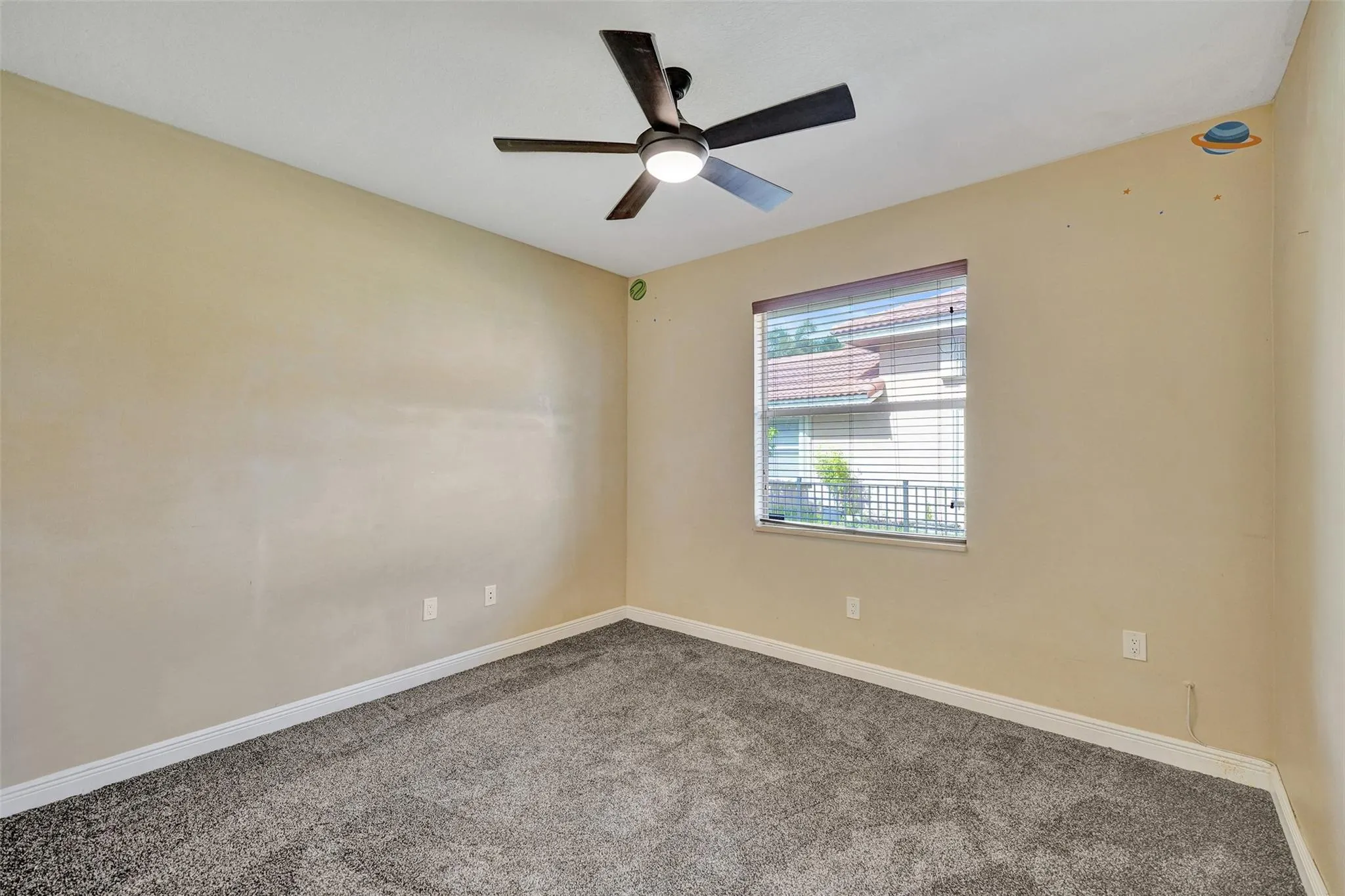 4869 Kensington Cir