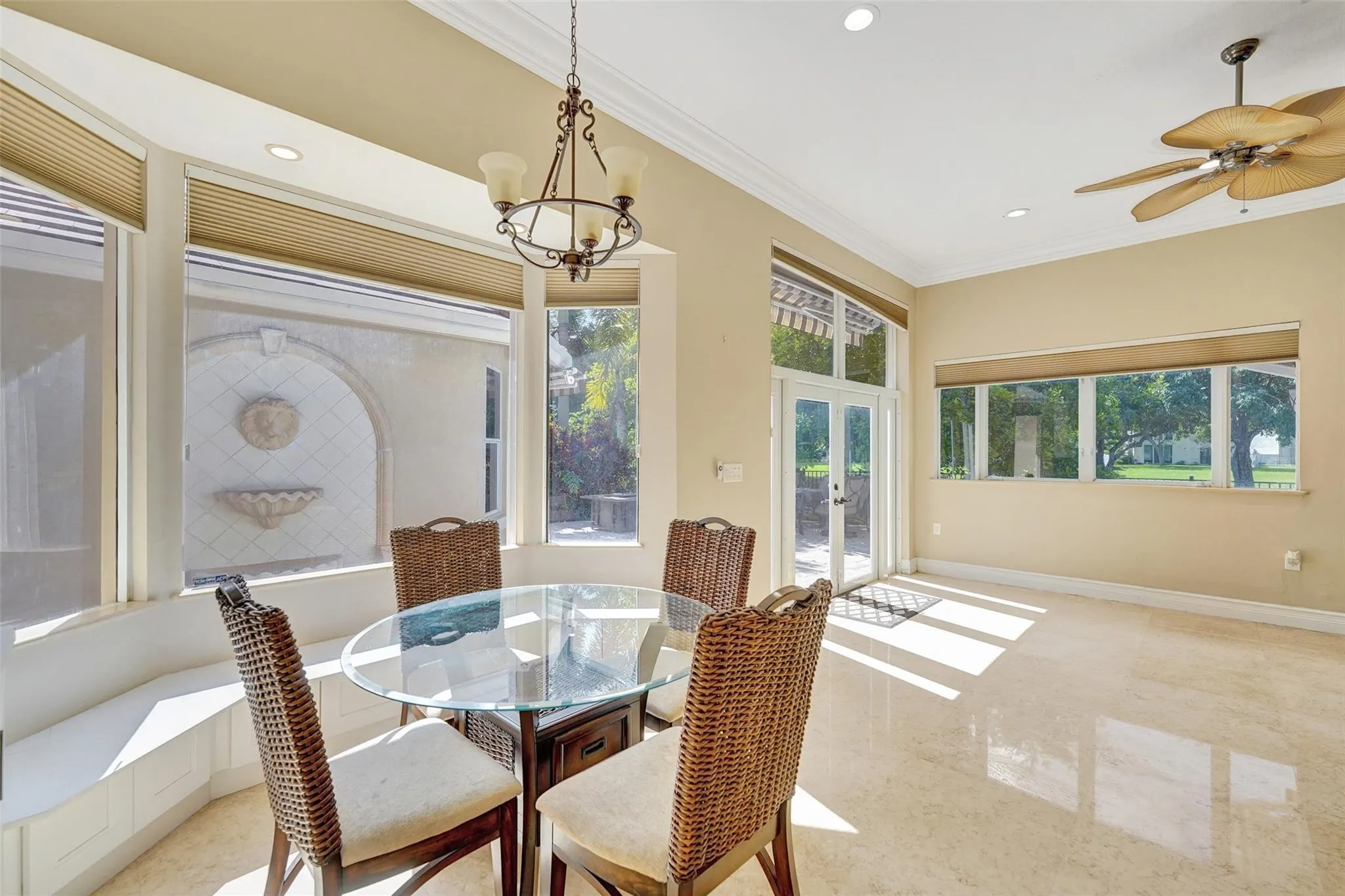 4869 Kensington Cir