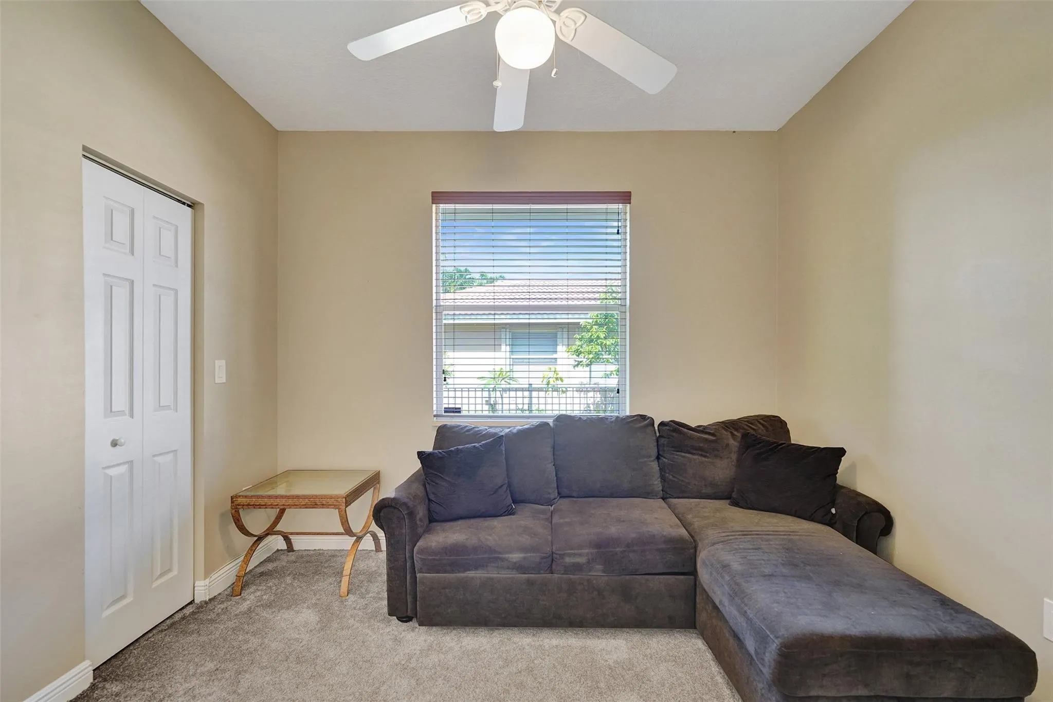 4869 Kensington Cir