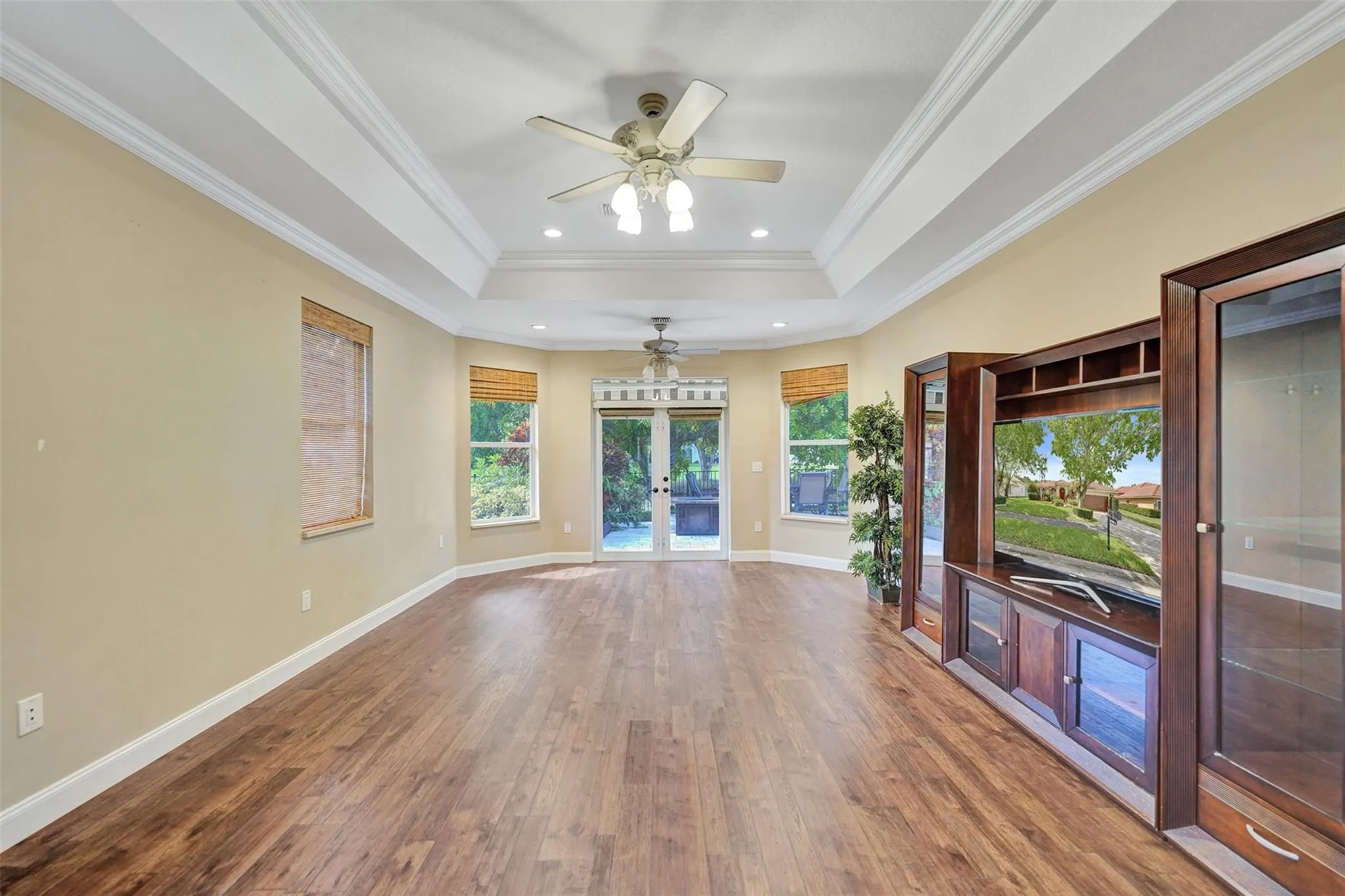 4869 Kensington Cir