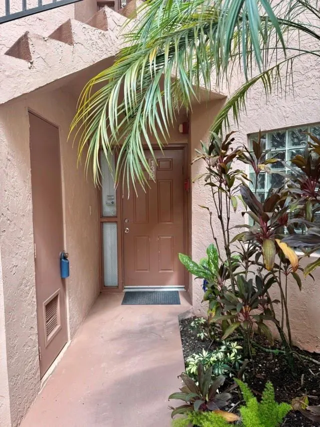 10690 NW 14th St, #136