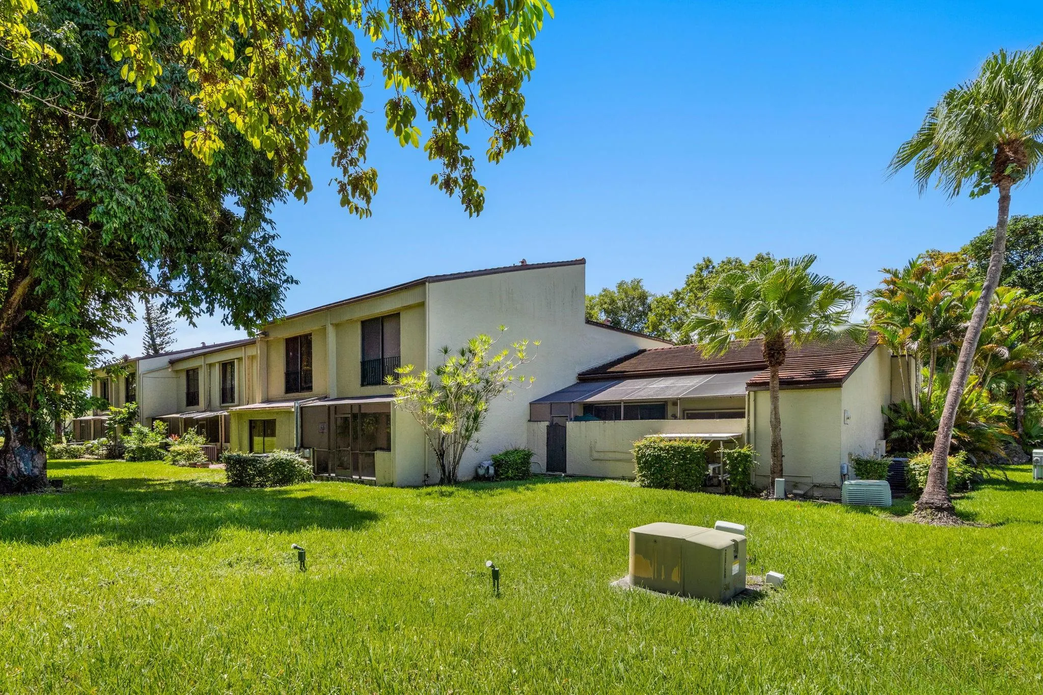 3877 Estepona Ave, #9E1