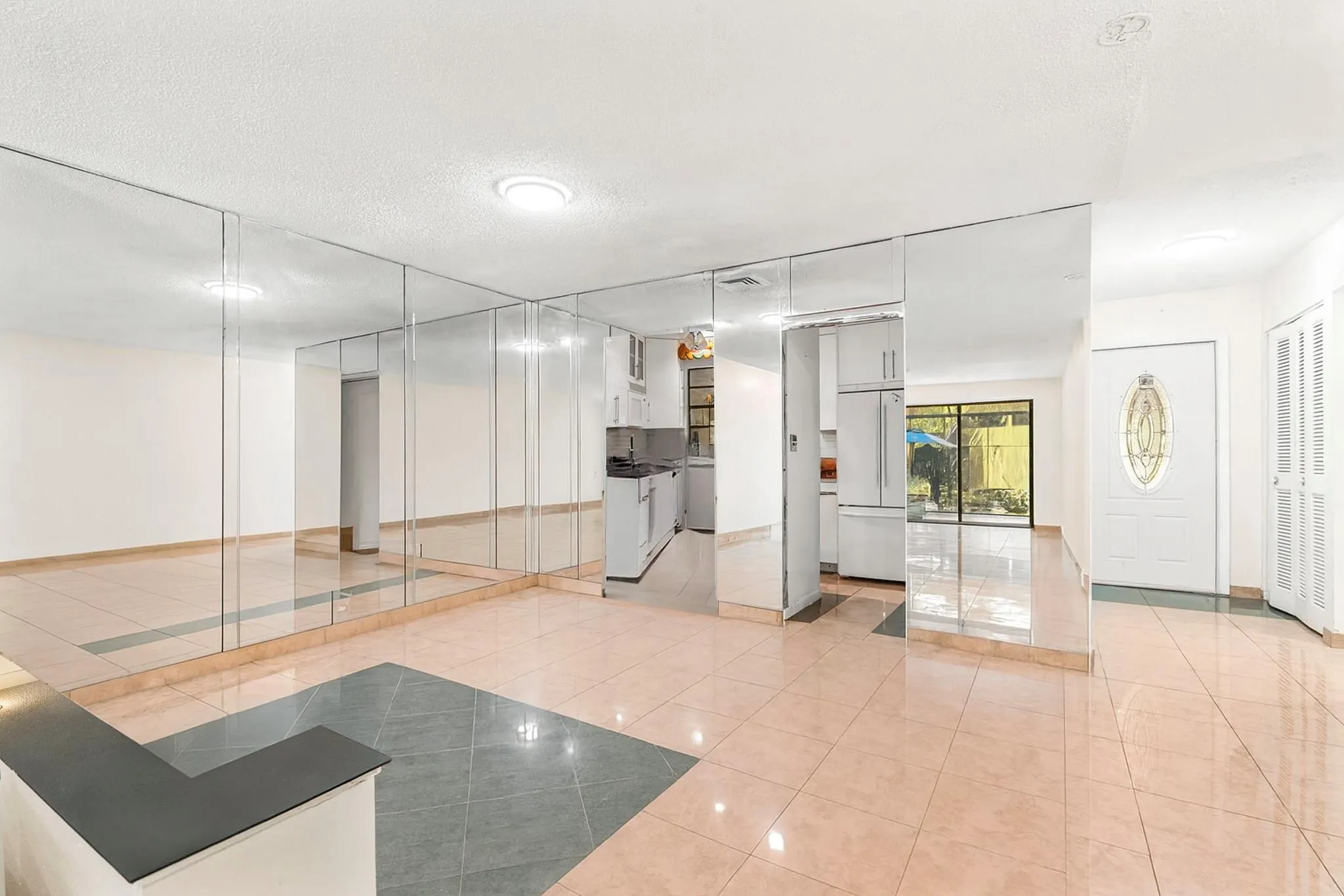 3877 Estepona Ave, #9E1