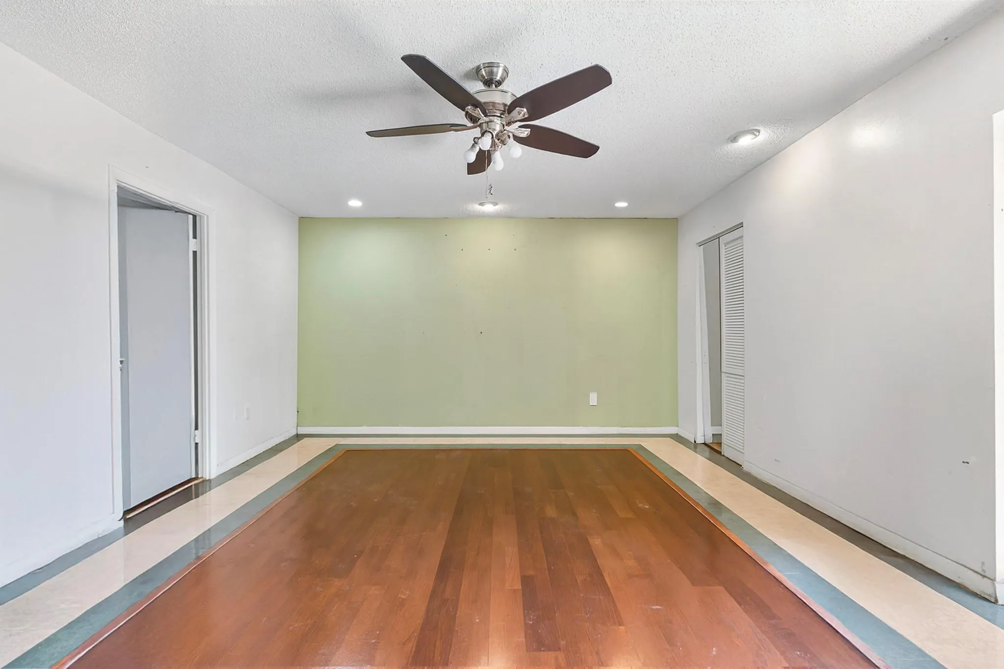 3877 Estepona Ave, #9E1