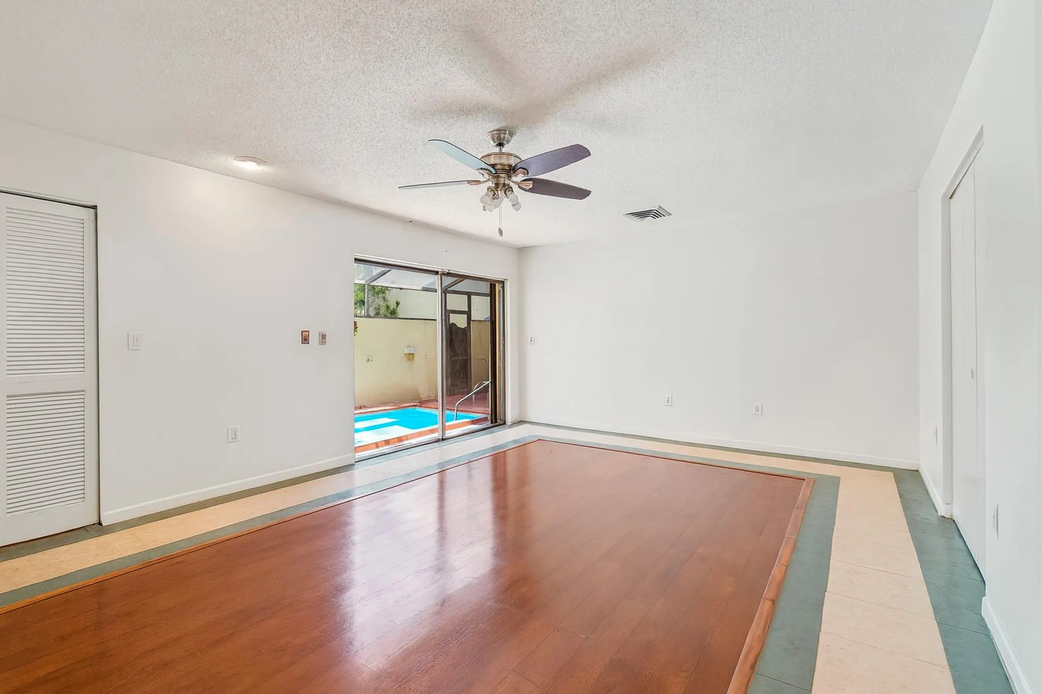 3877 Estepona Ave, #9E1