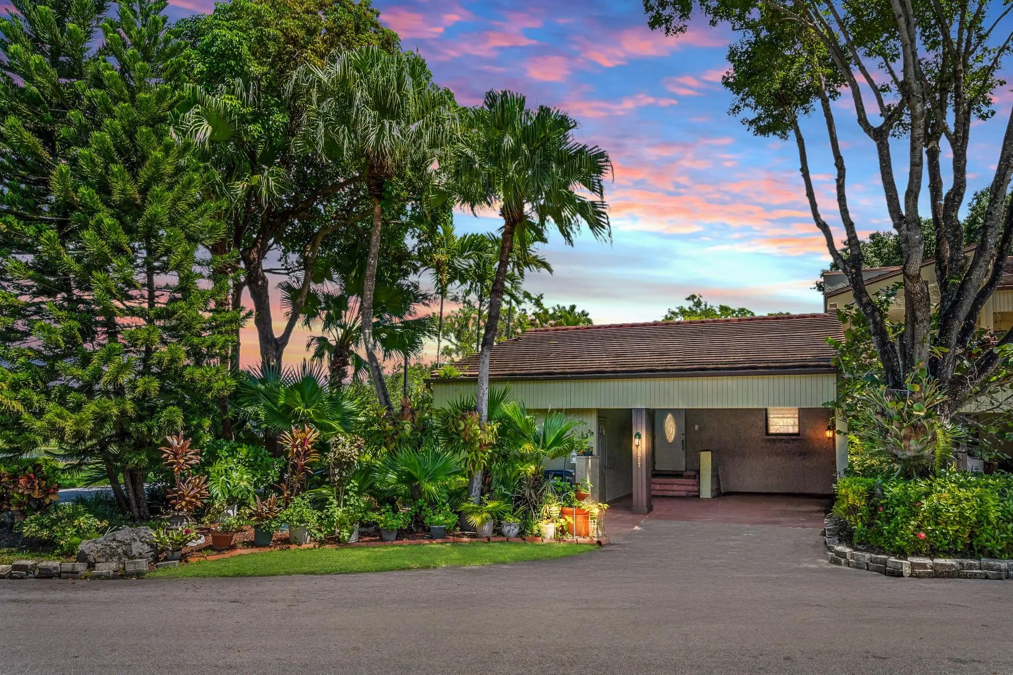 3877 Estepona Ave, #9E1