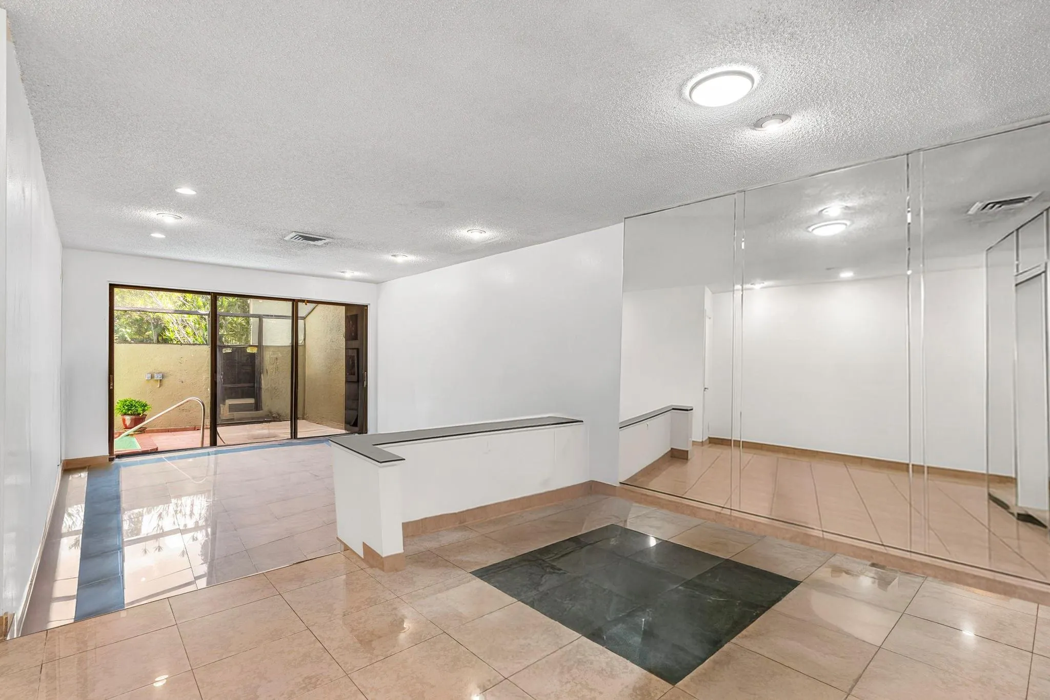 3877 Estepona Ave, #9E1