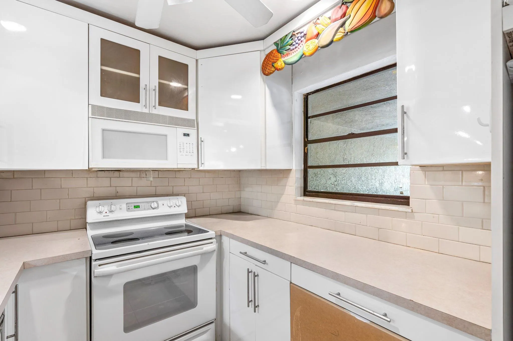 3877 Estepona Ave, #9E1